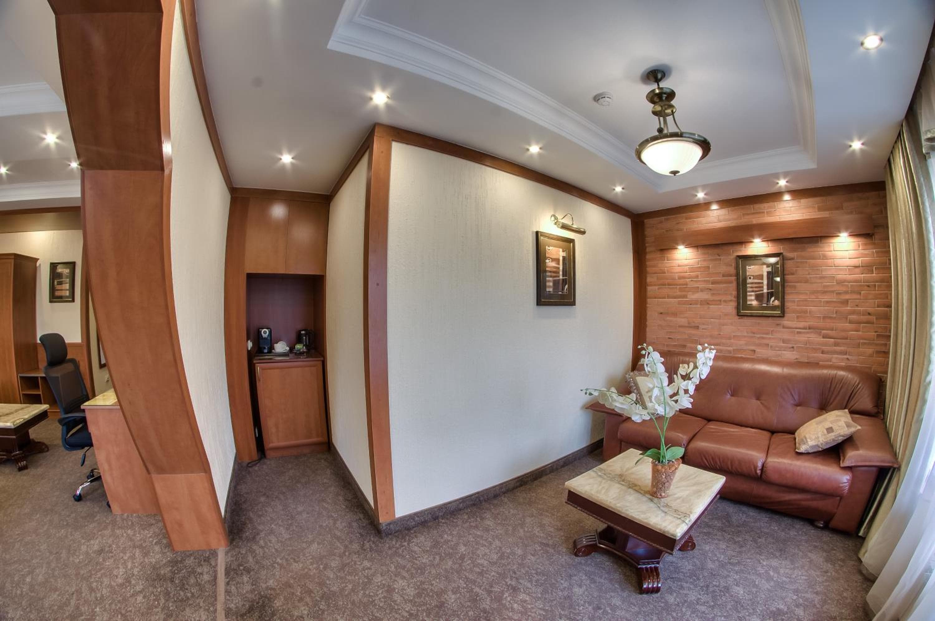 Hotel Uyut Almaty