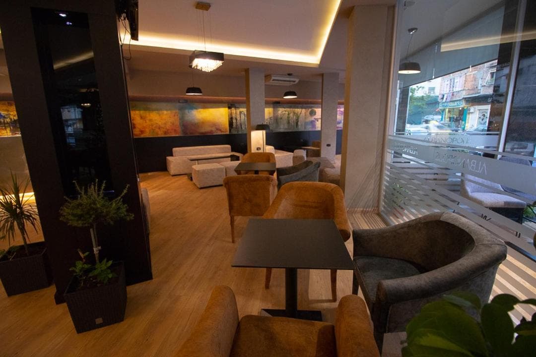 Albanopolis Hotel