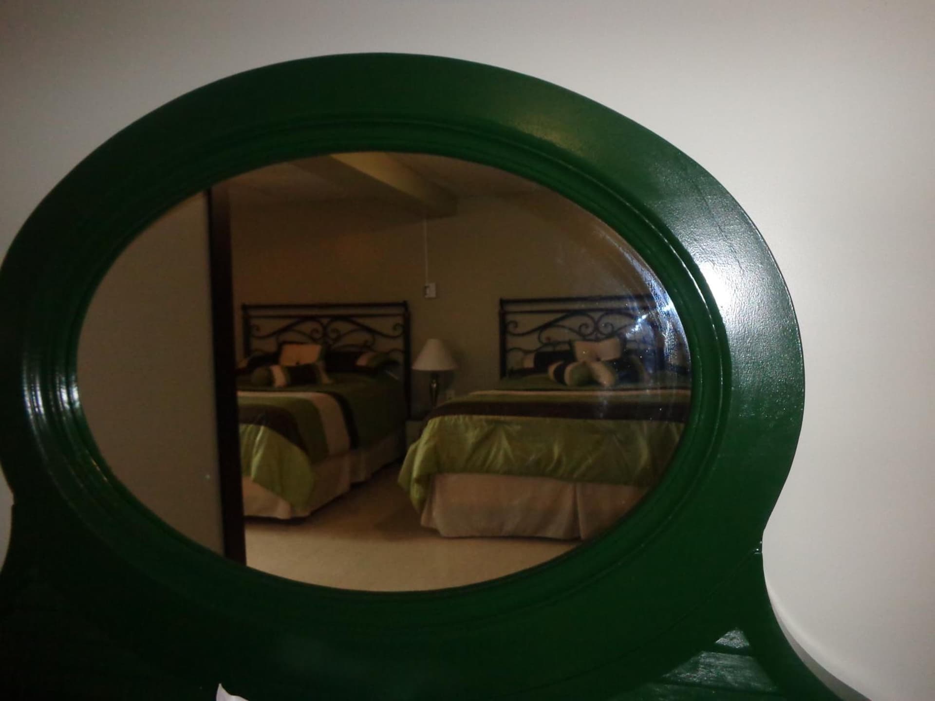Happy Motel
