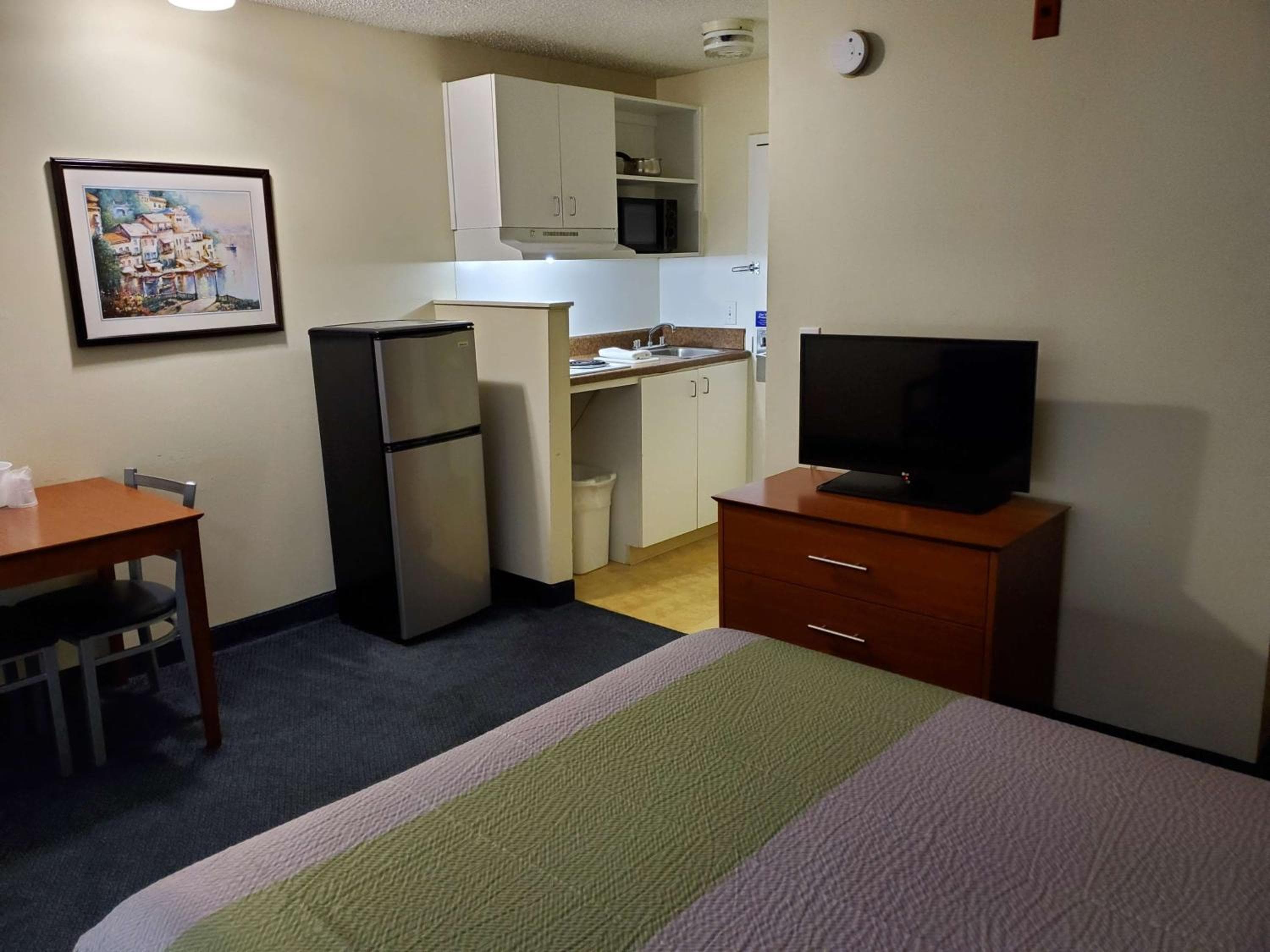 Studio 6 Extended Stay - Richmond, VA - I-64 West