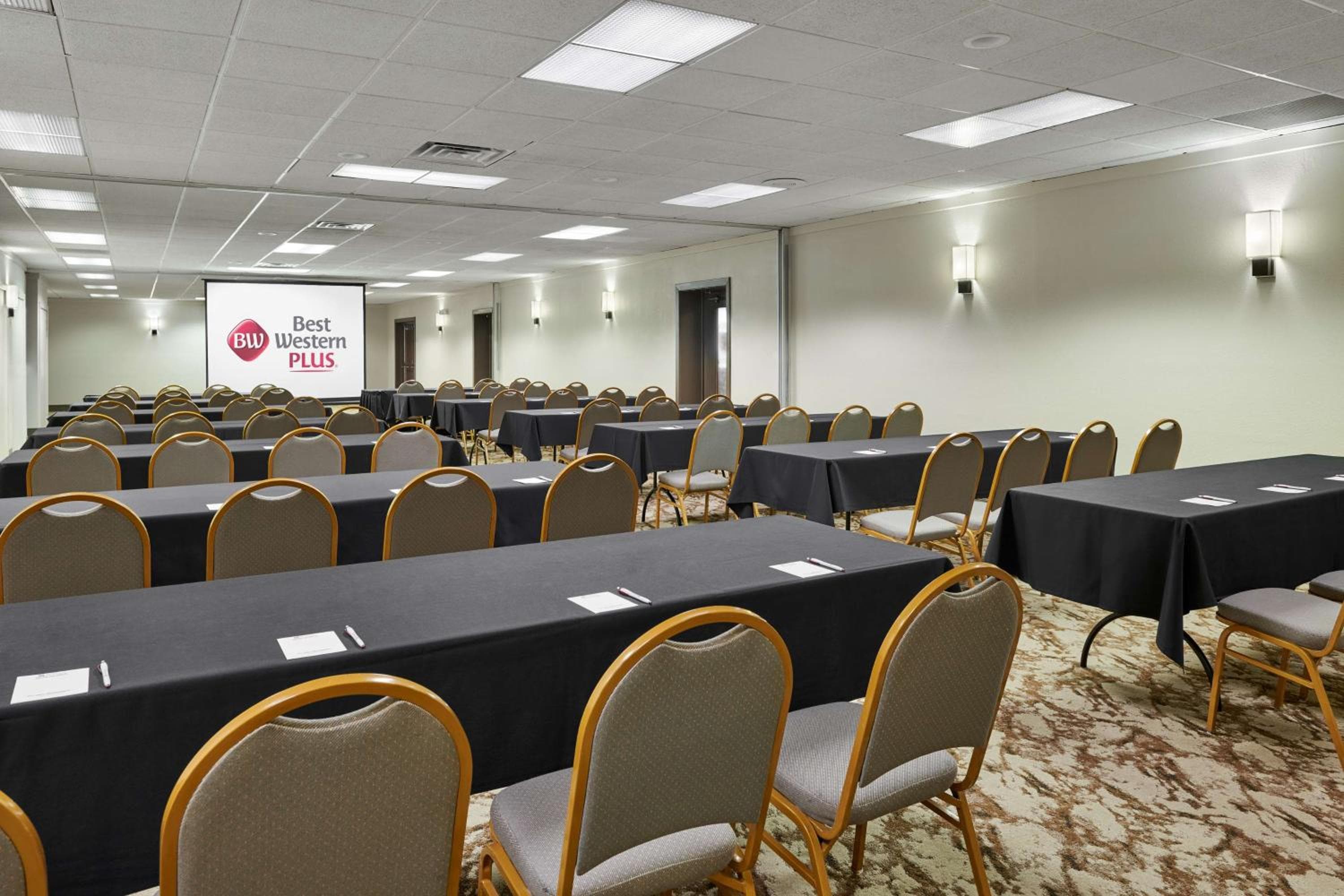 Best Western Plus Milwaukee Airport Hotel & Conference Center