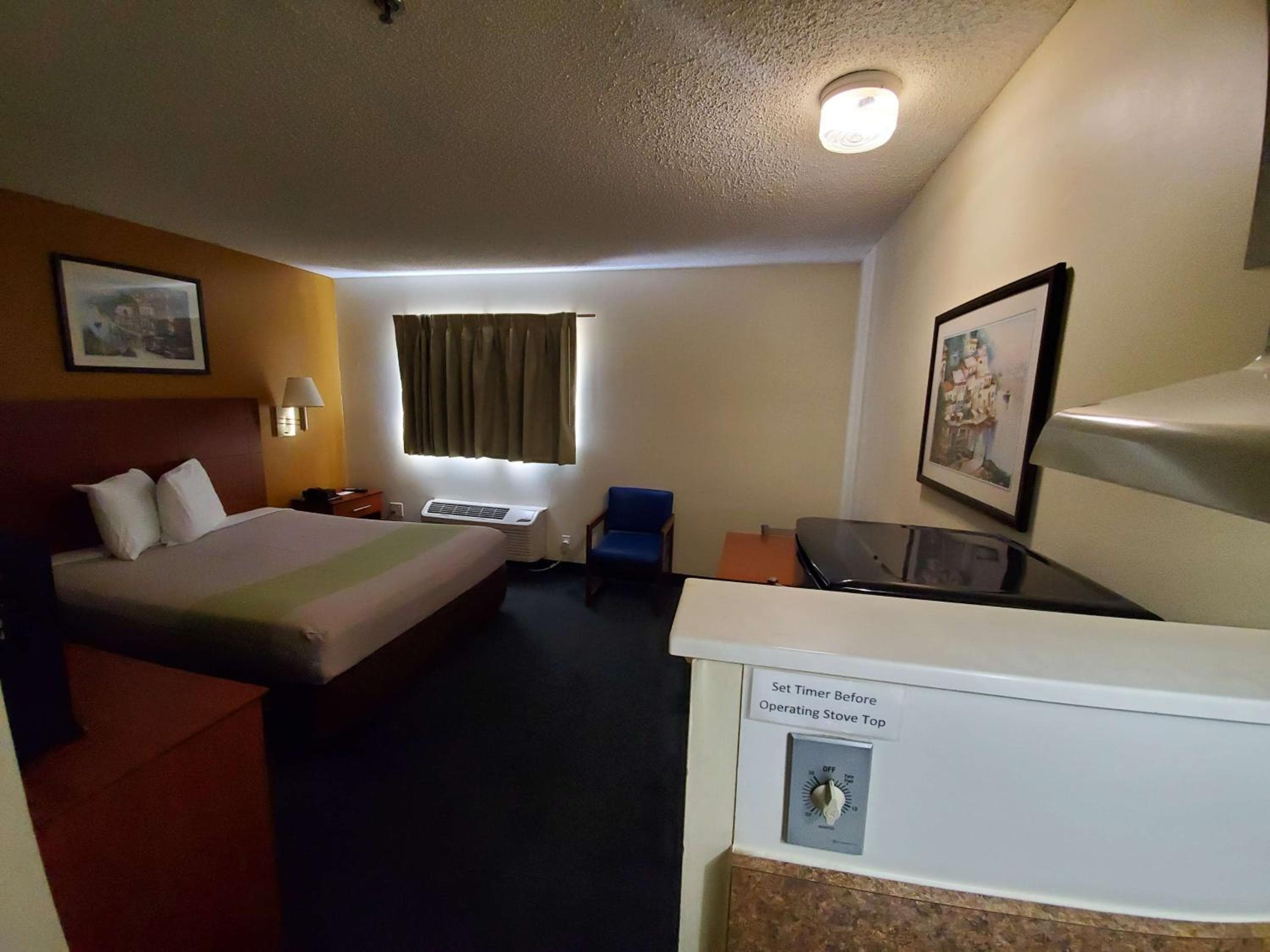 Studio 6 Extended Stay - Richmond, VA - I-64 West
