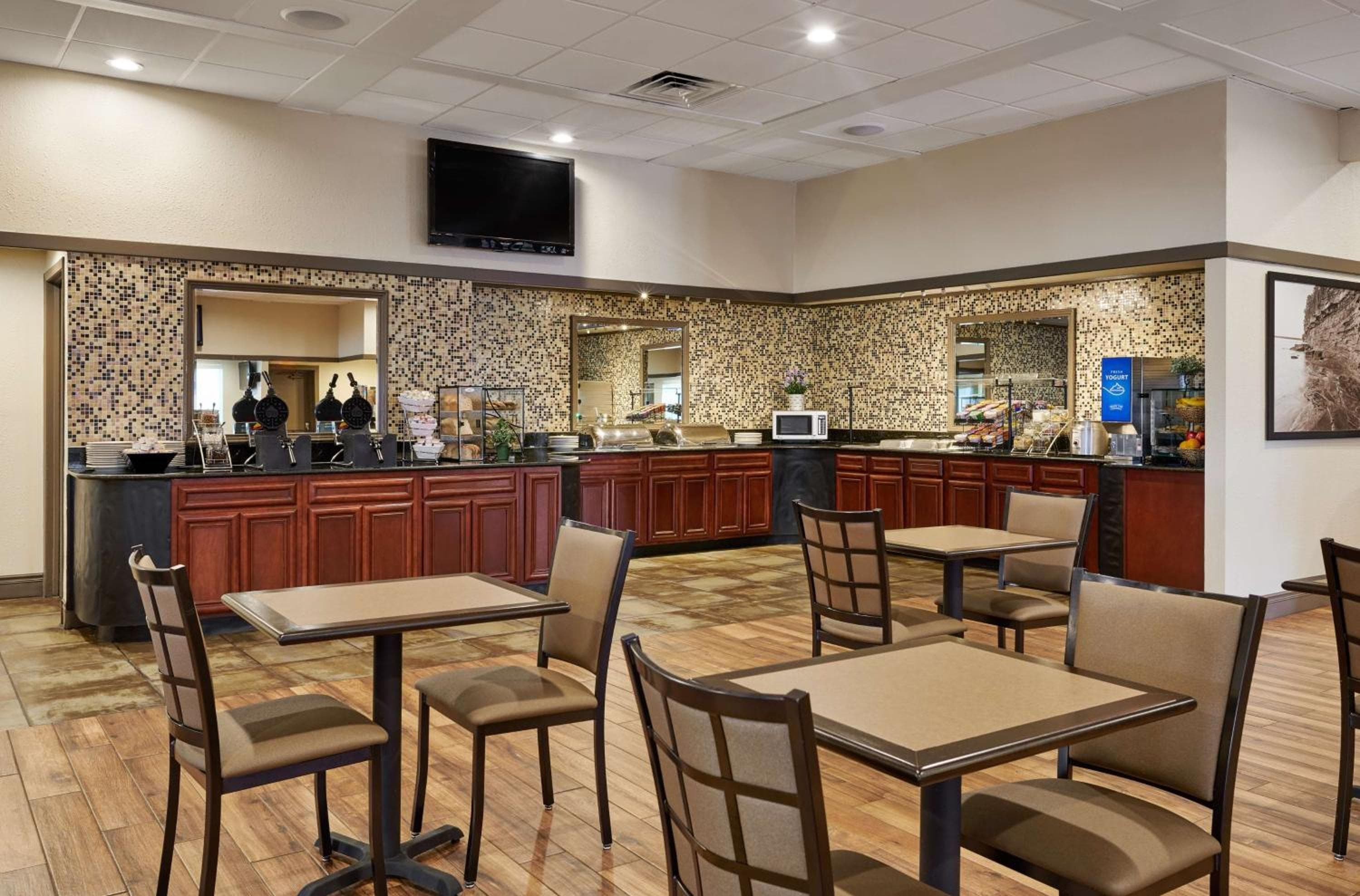 Best Western Plus Milwaukee Airport Hotel & Conference Center
