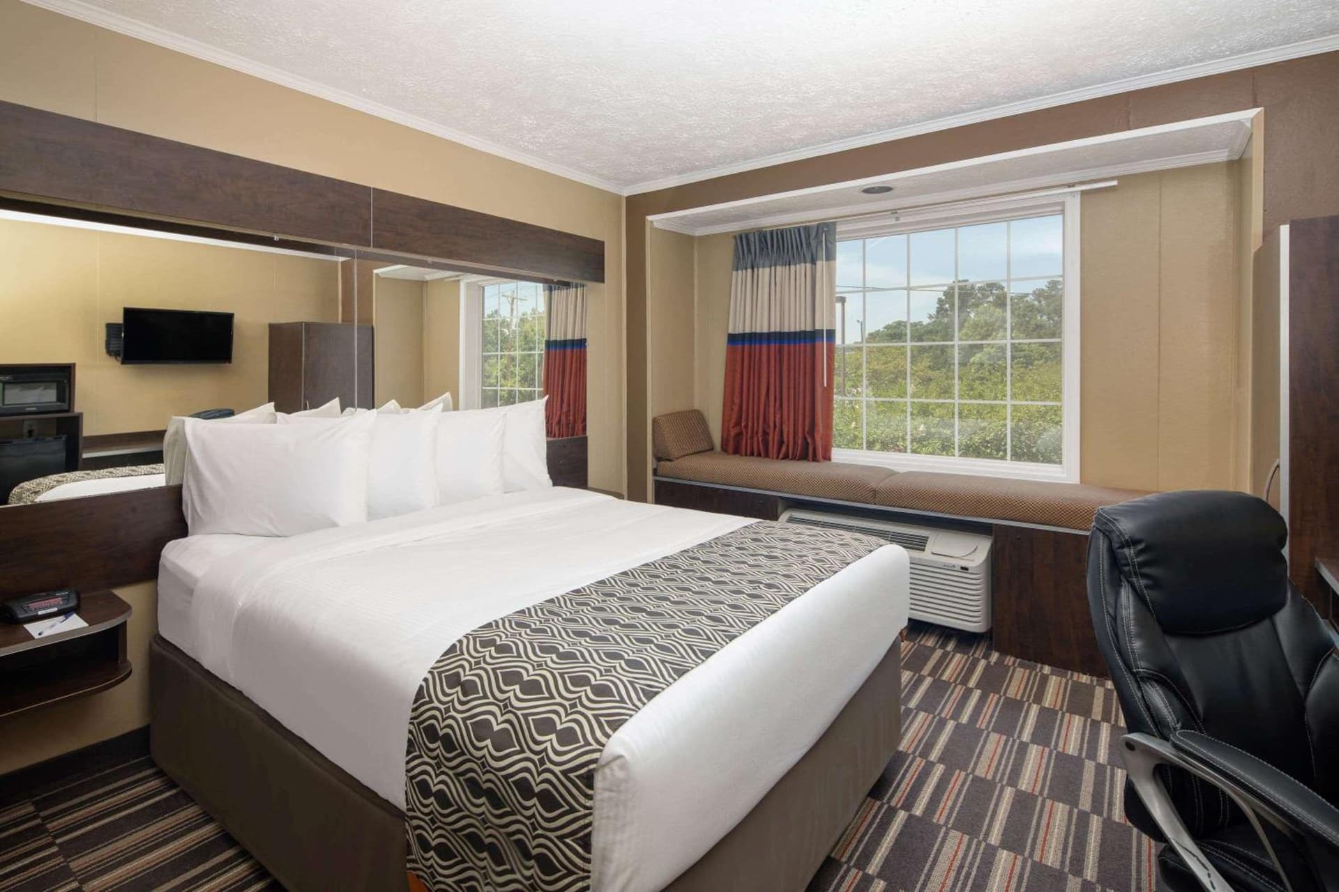 Microtel Inn & Suites by Wyndham Columbia Fort Jackson N