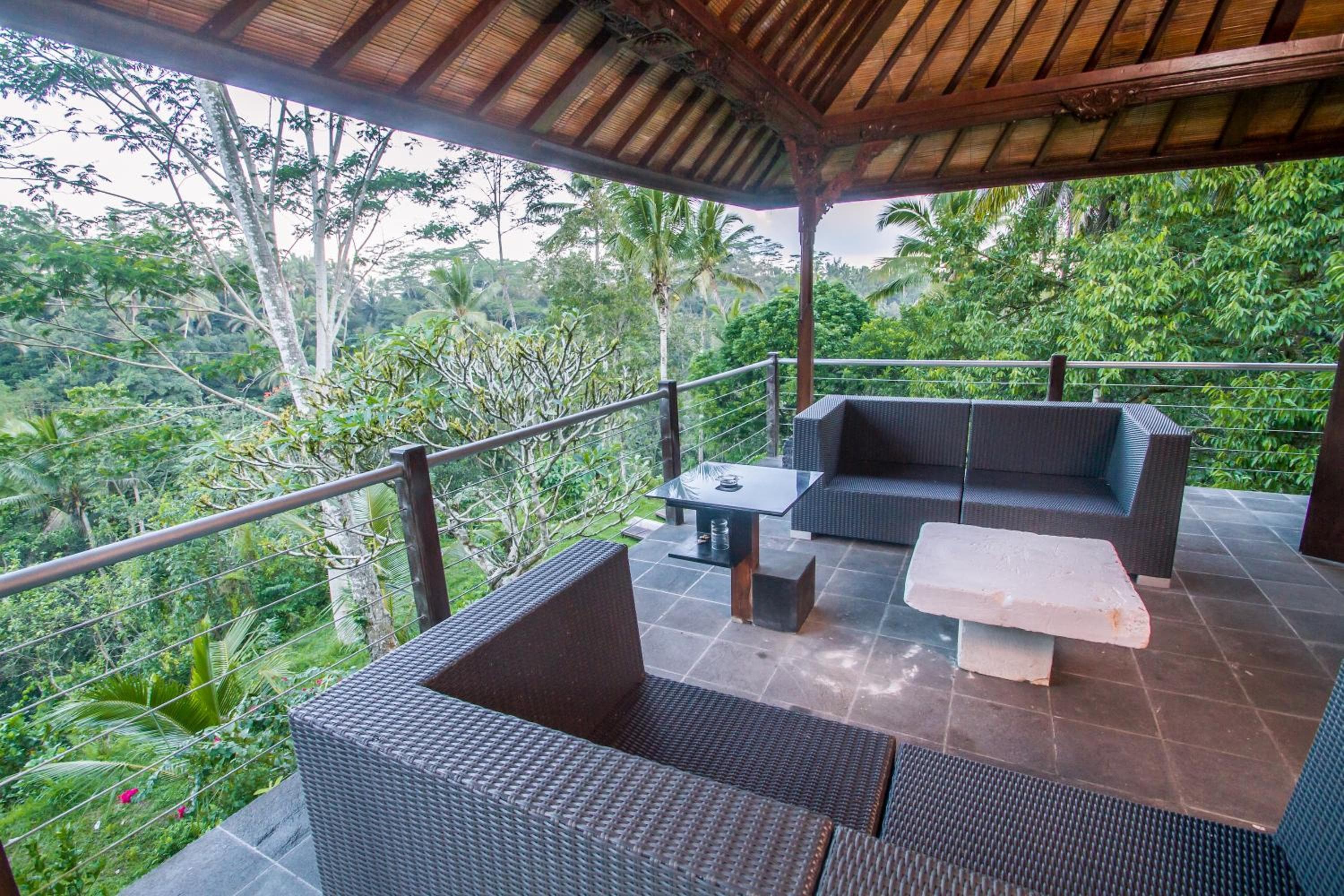 Puri Saron Hotel Madangan - Gianyar