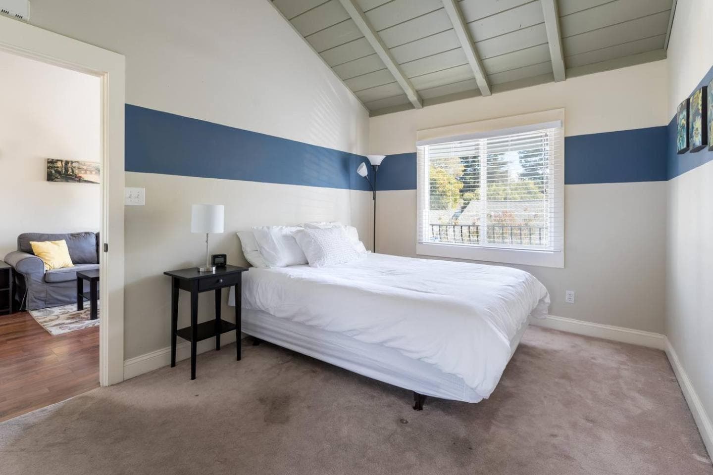 Spacious, Soaring Ceilings, Near Downtown MV, GOOG