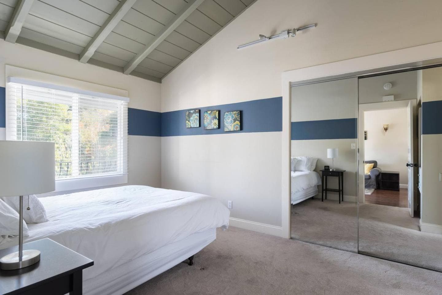 Spacious, Soaring Ceilings, Near Downtown MV, GOOG