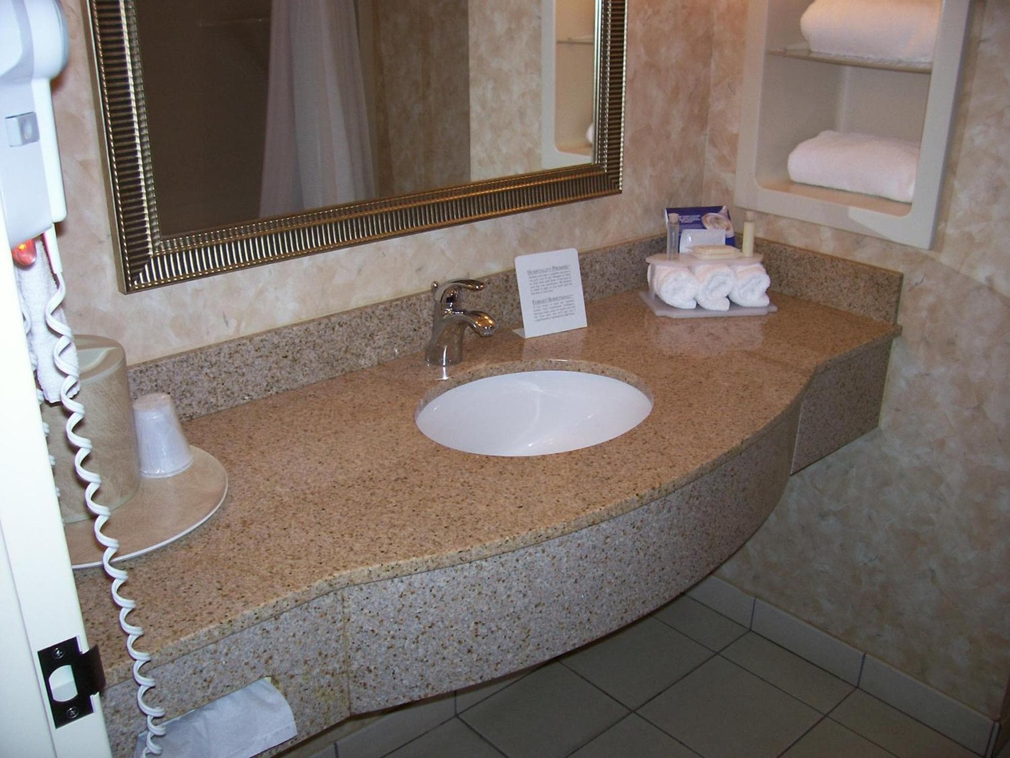 Holiday Inn Express Hotel & Suites - Concord by IHG