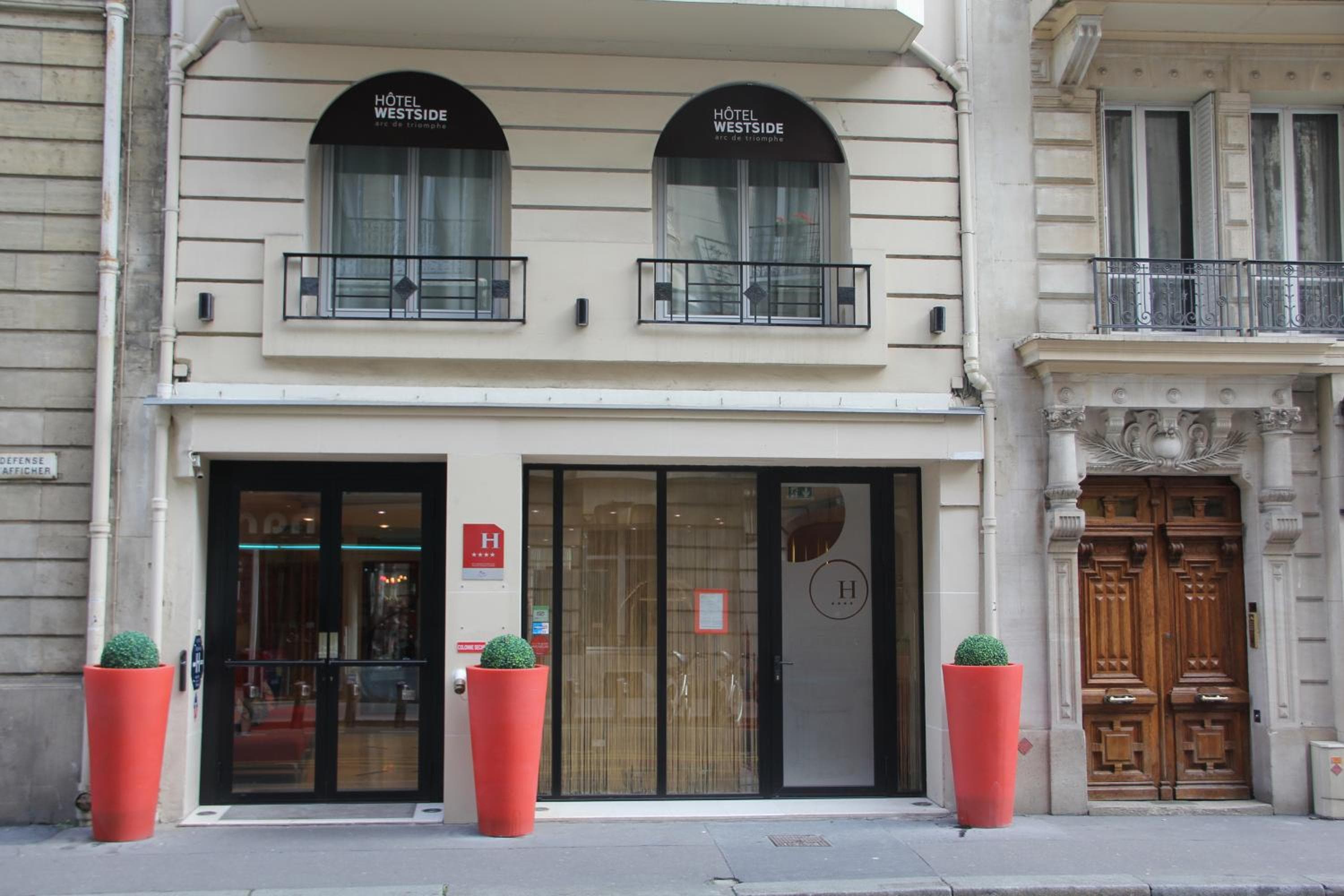 Westside Arc de Triomphe Hotel