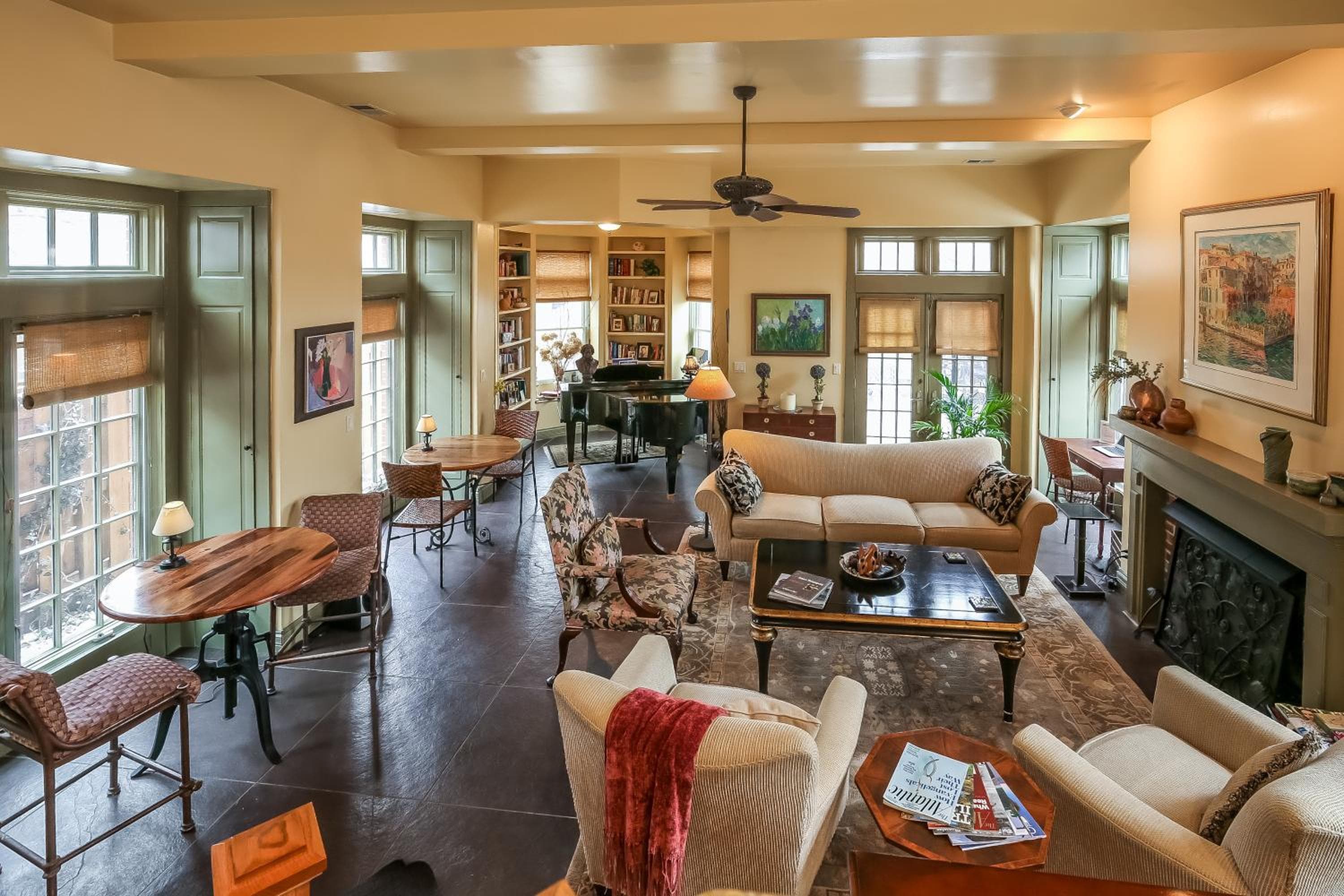lounge