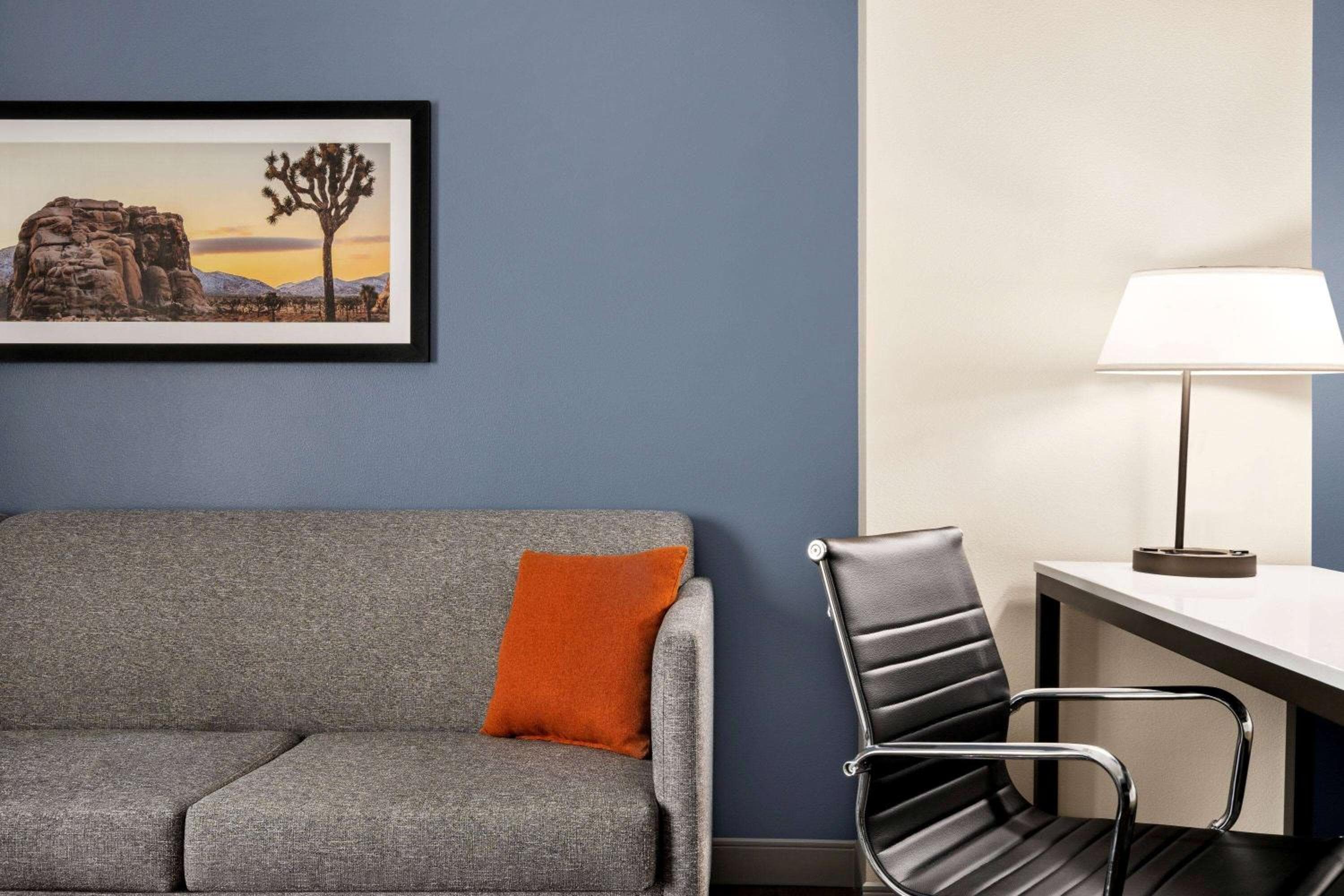La Quinta Inn & Suites by Wyndham San Bernardino