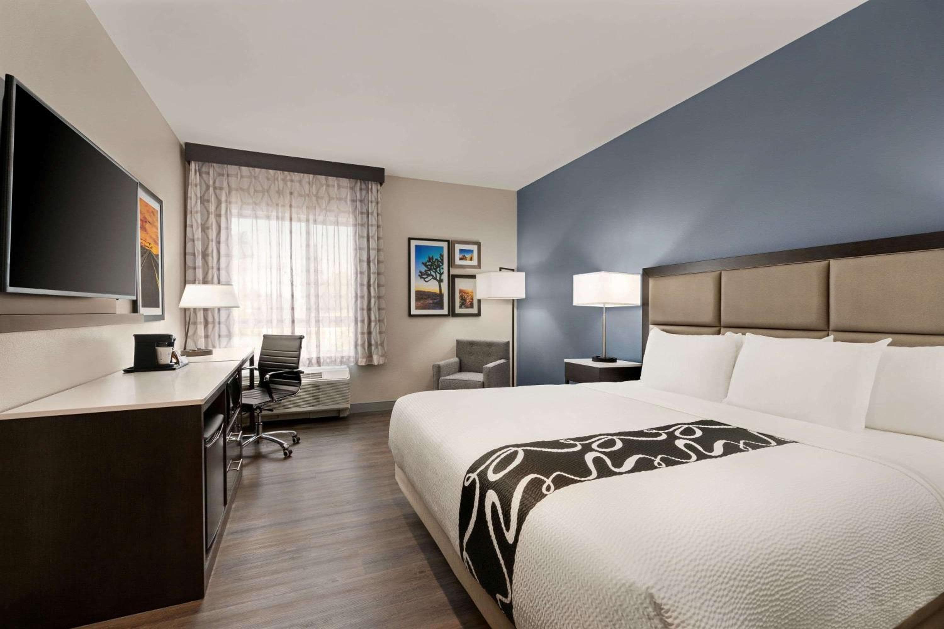 La Quinta Inn & Suites by Wyndham San Bernardino