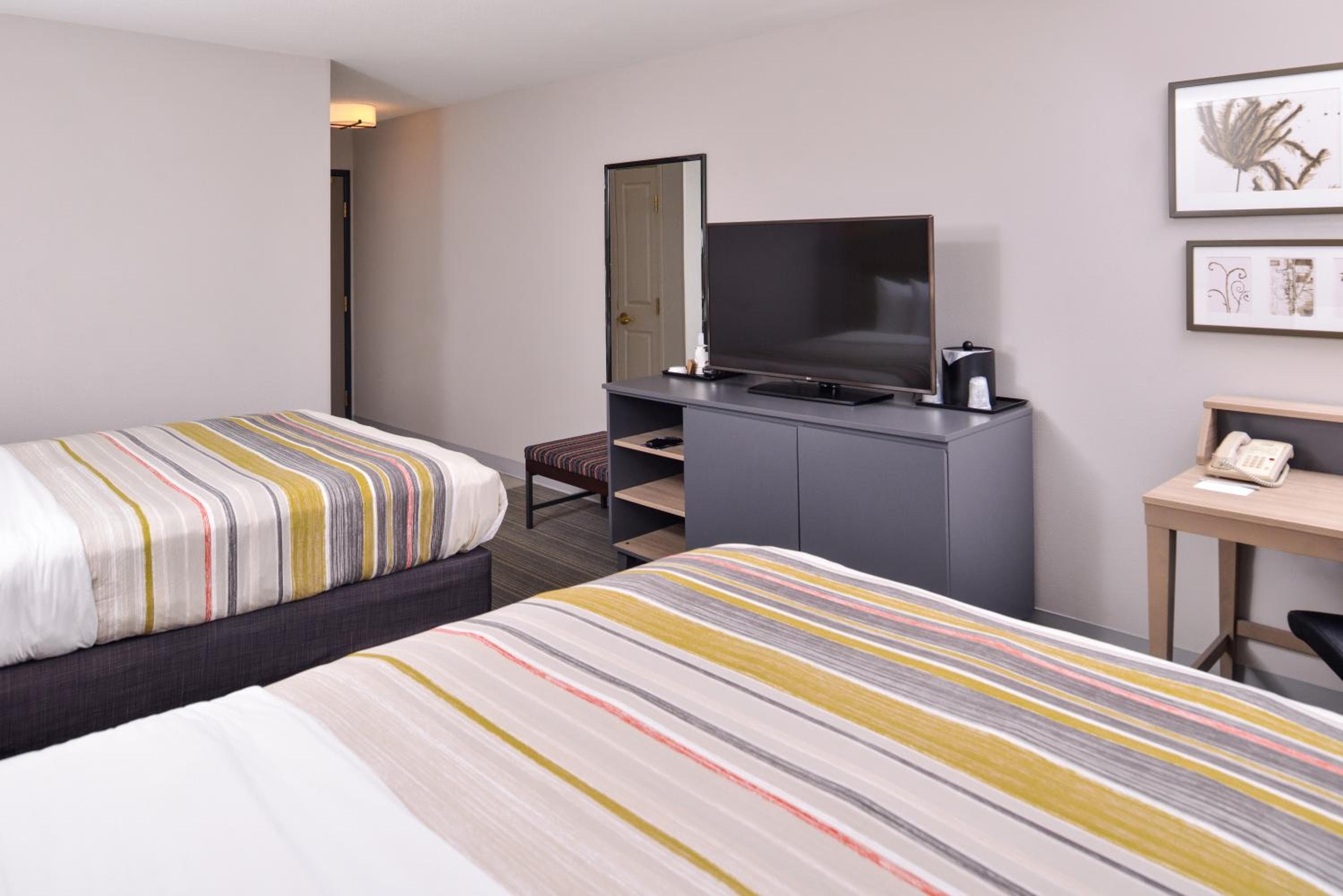 Country Inn & Suites by Radisson, Tinley Park, IL