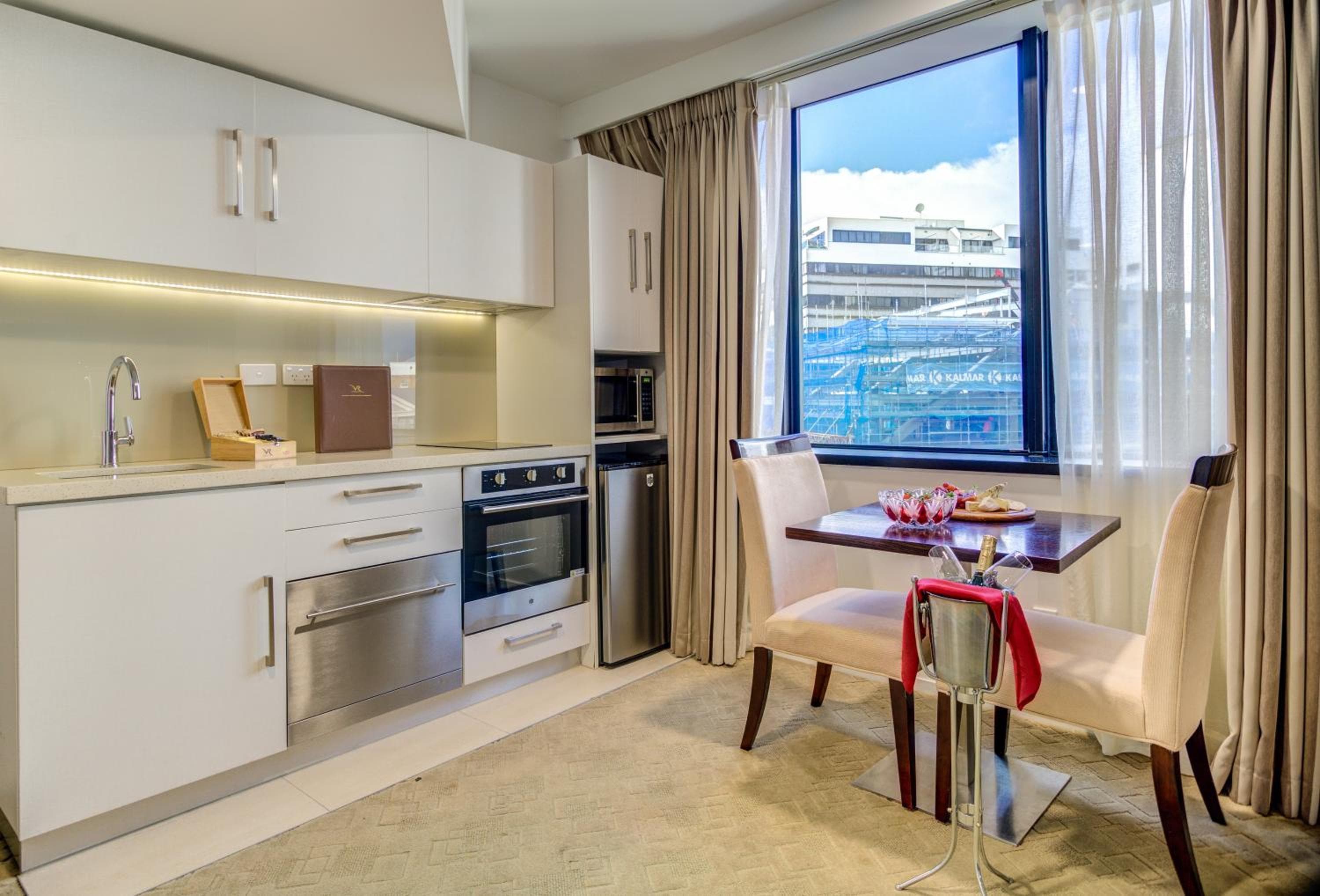 VR Queen Street Hotel & Suites