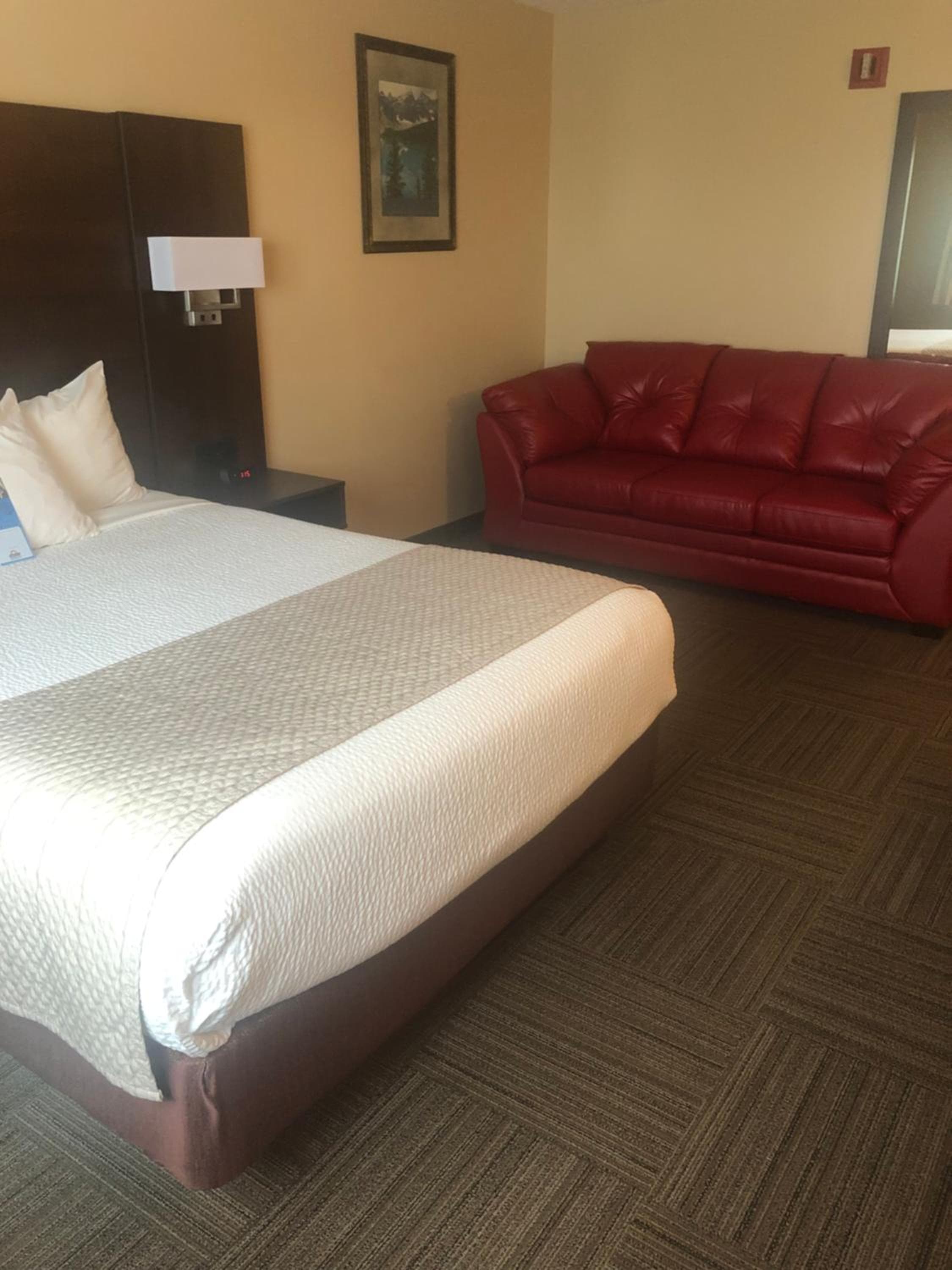 Days Inn by Wyndham Hinton
