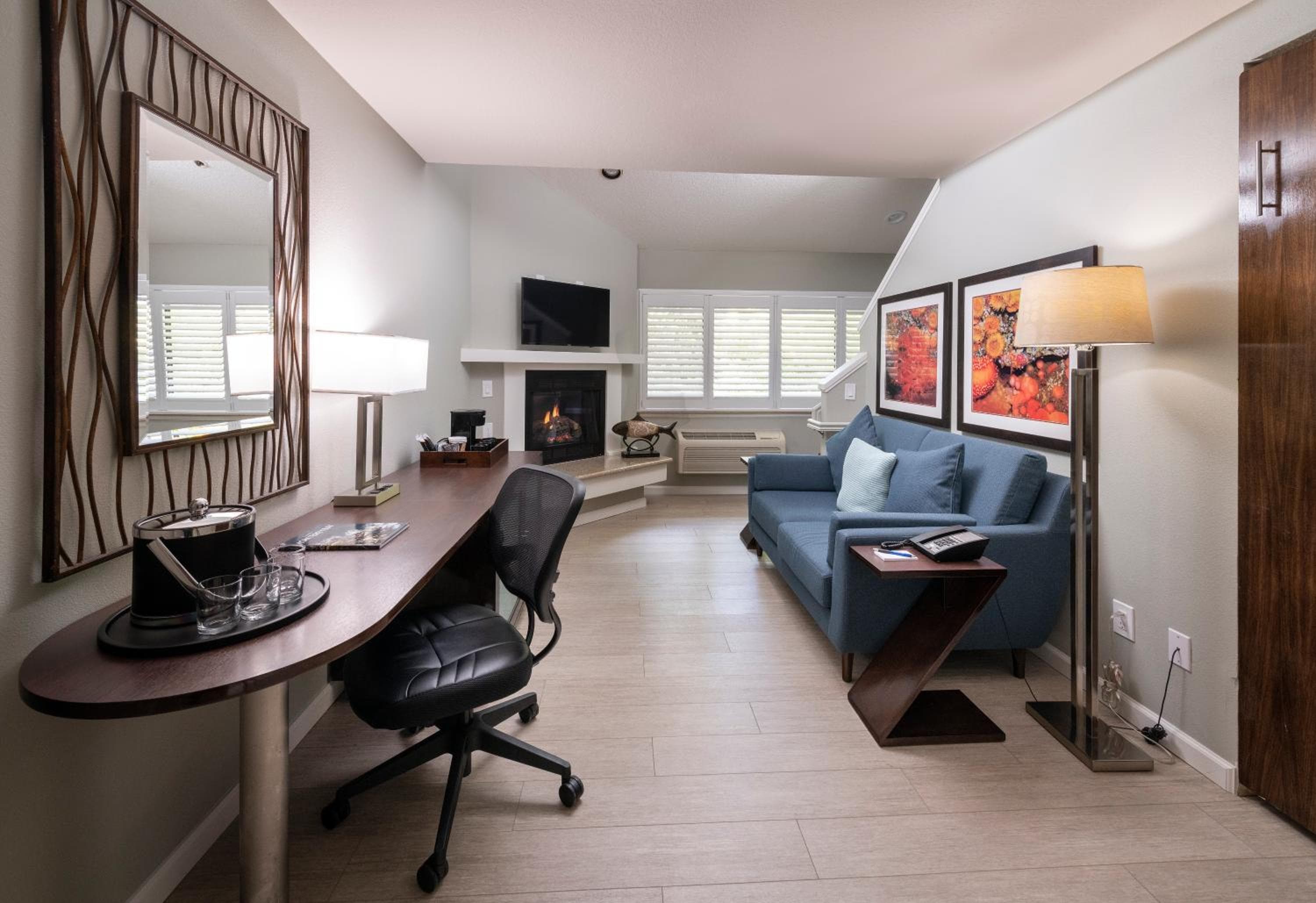 Mariposa Inn and Suites