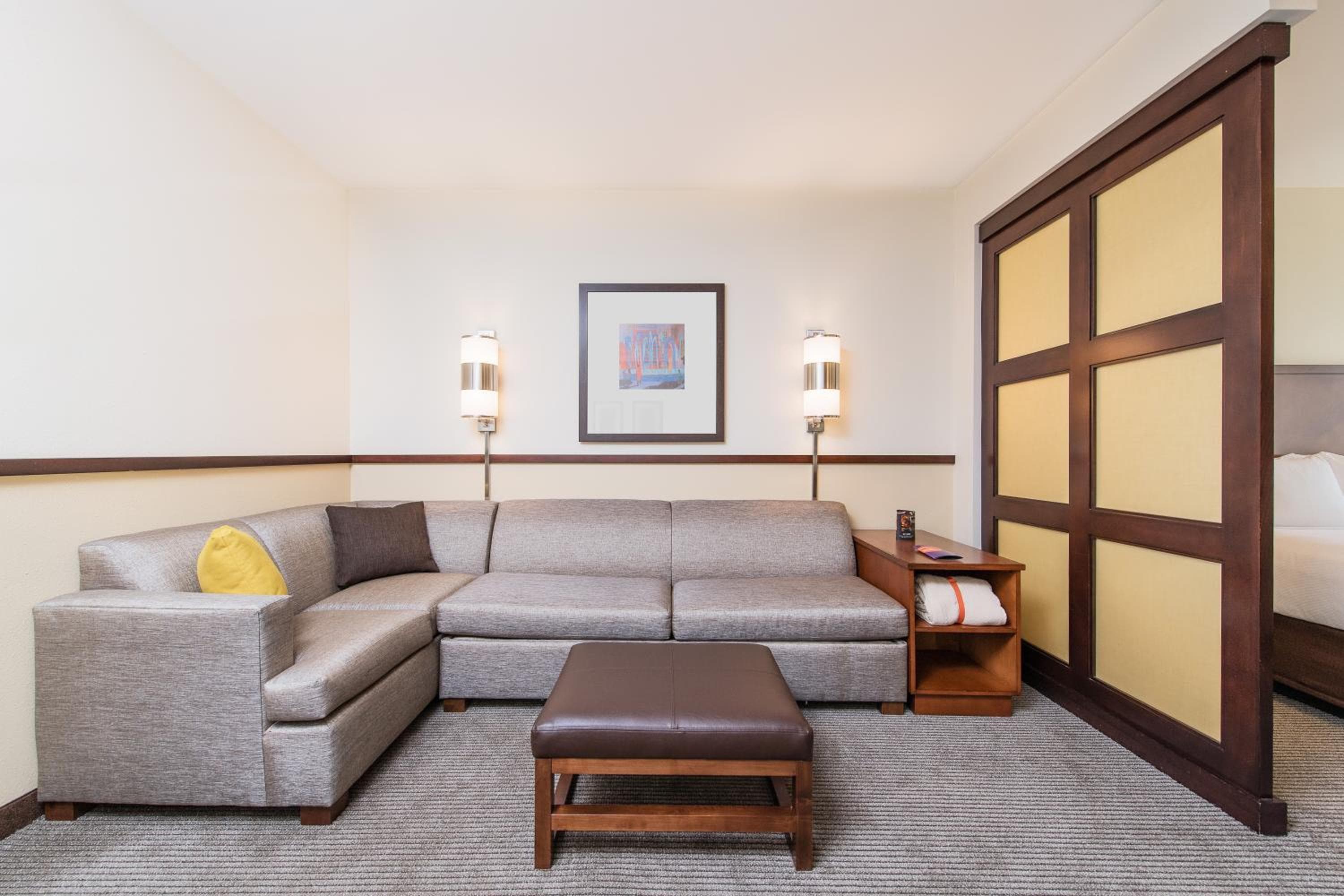 Hyatt Place Charleston Airport / Convention Center