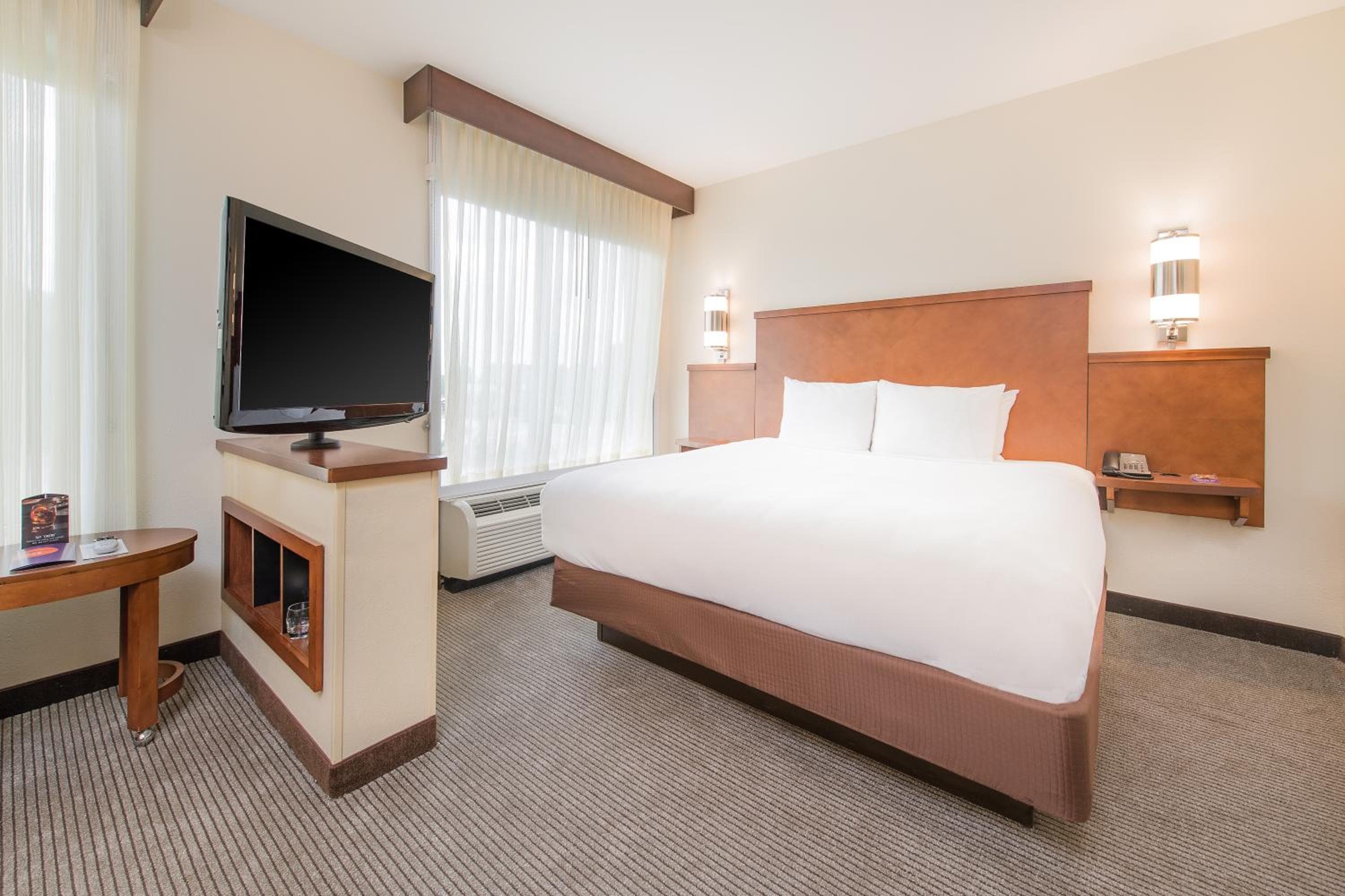Hyatt Place Charleston Airport / Convention Center
