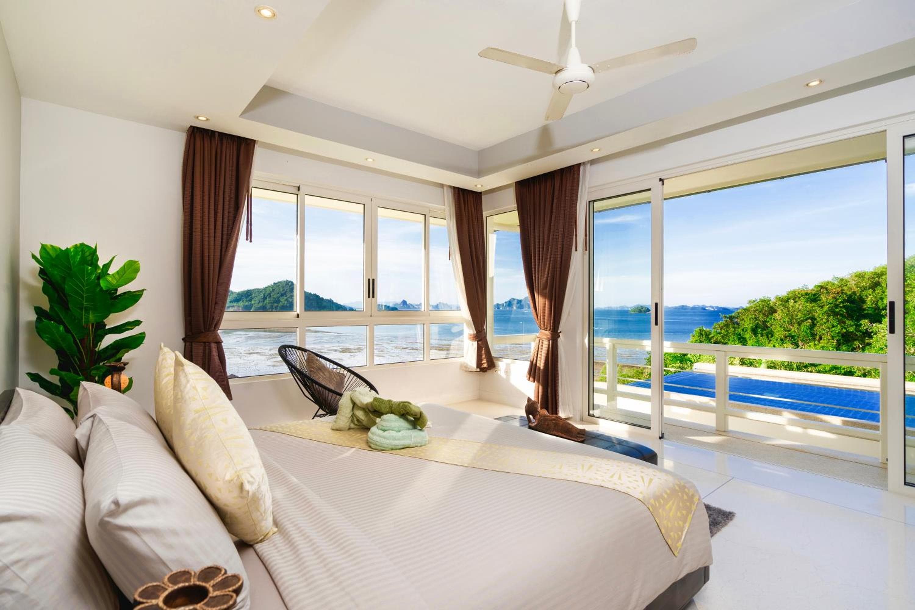 D-Lux Amazing 5 bed sea view villa