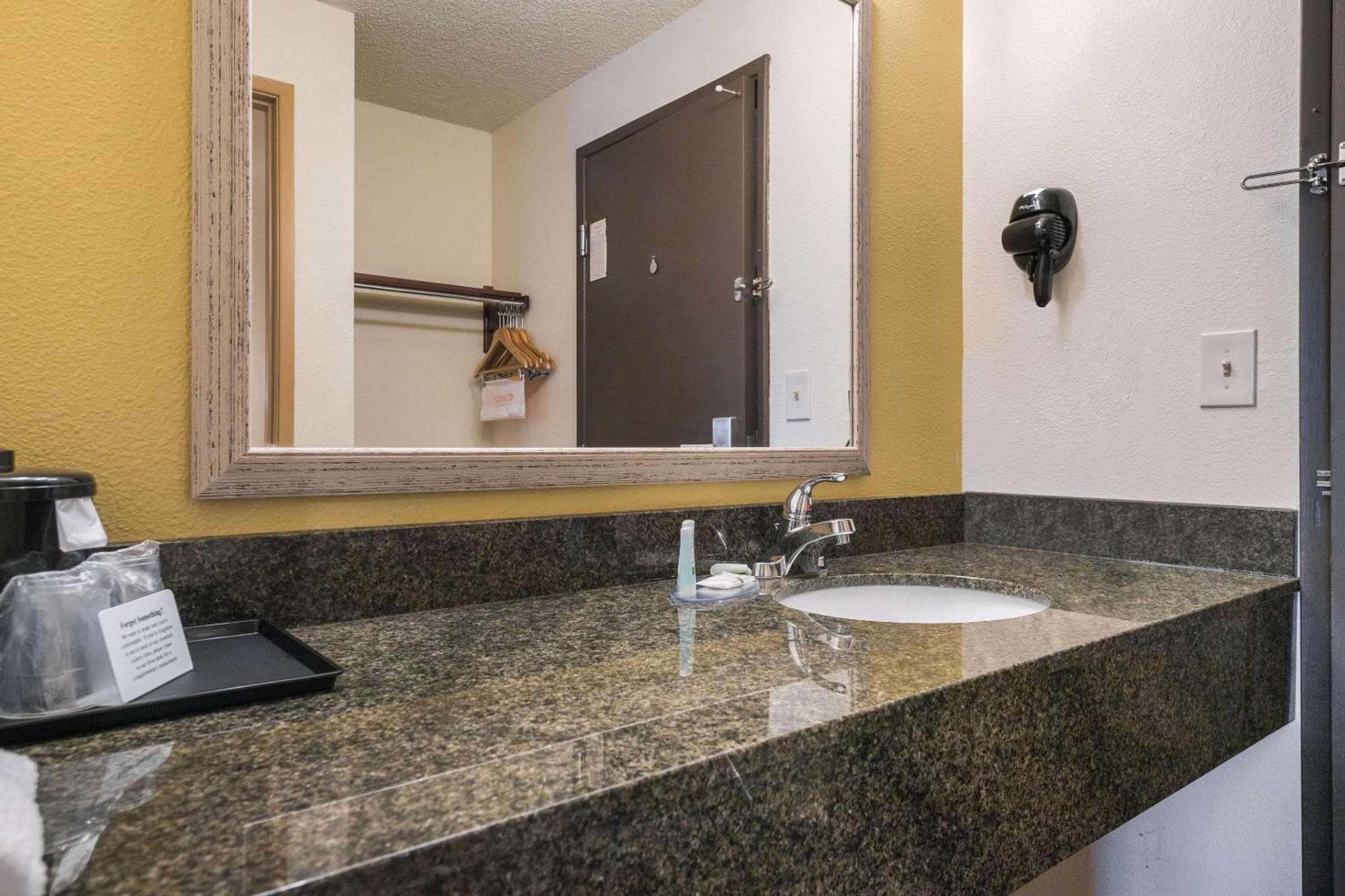 Quality Inn & Suites Silverdale Bangor-Keyport