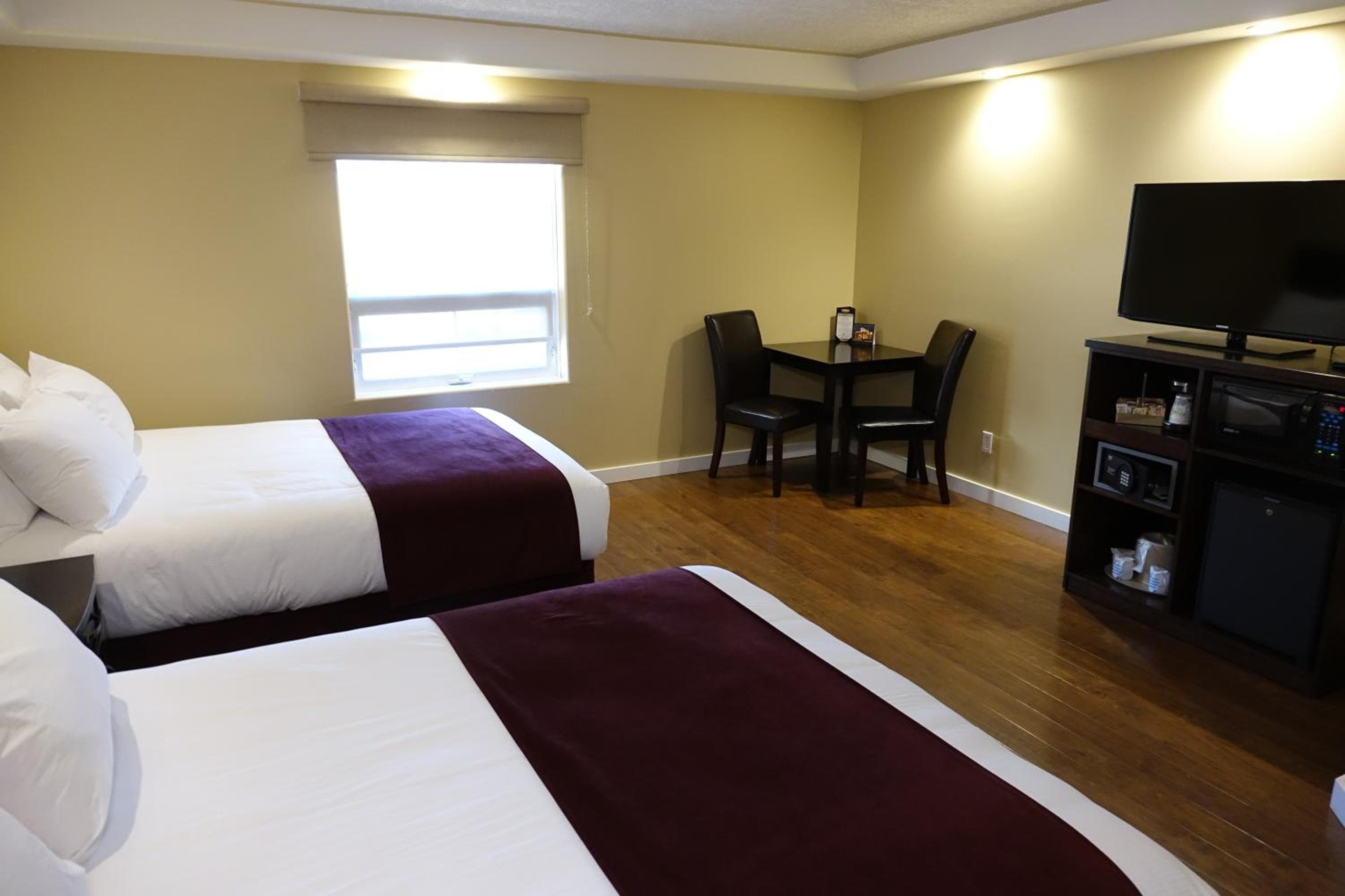 Chateau Louis Hotel & Conference Centre