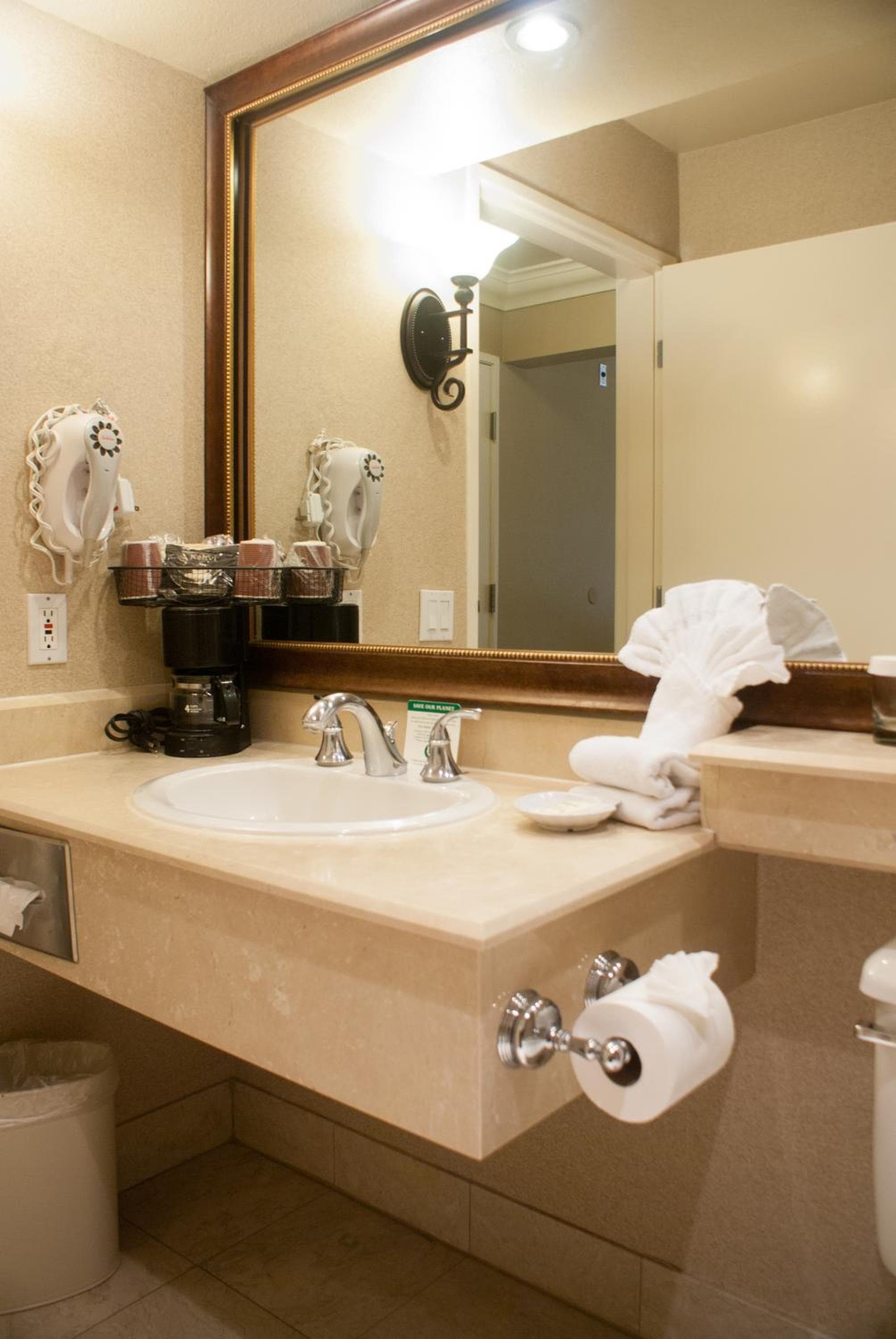 Indian Wells Resort Hotel