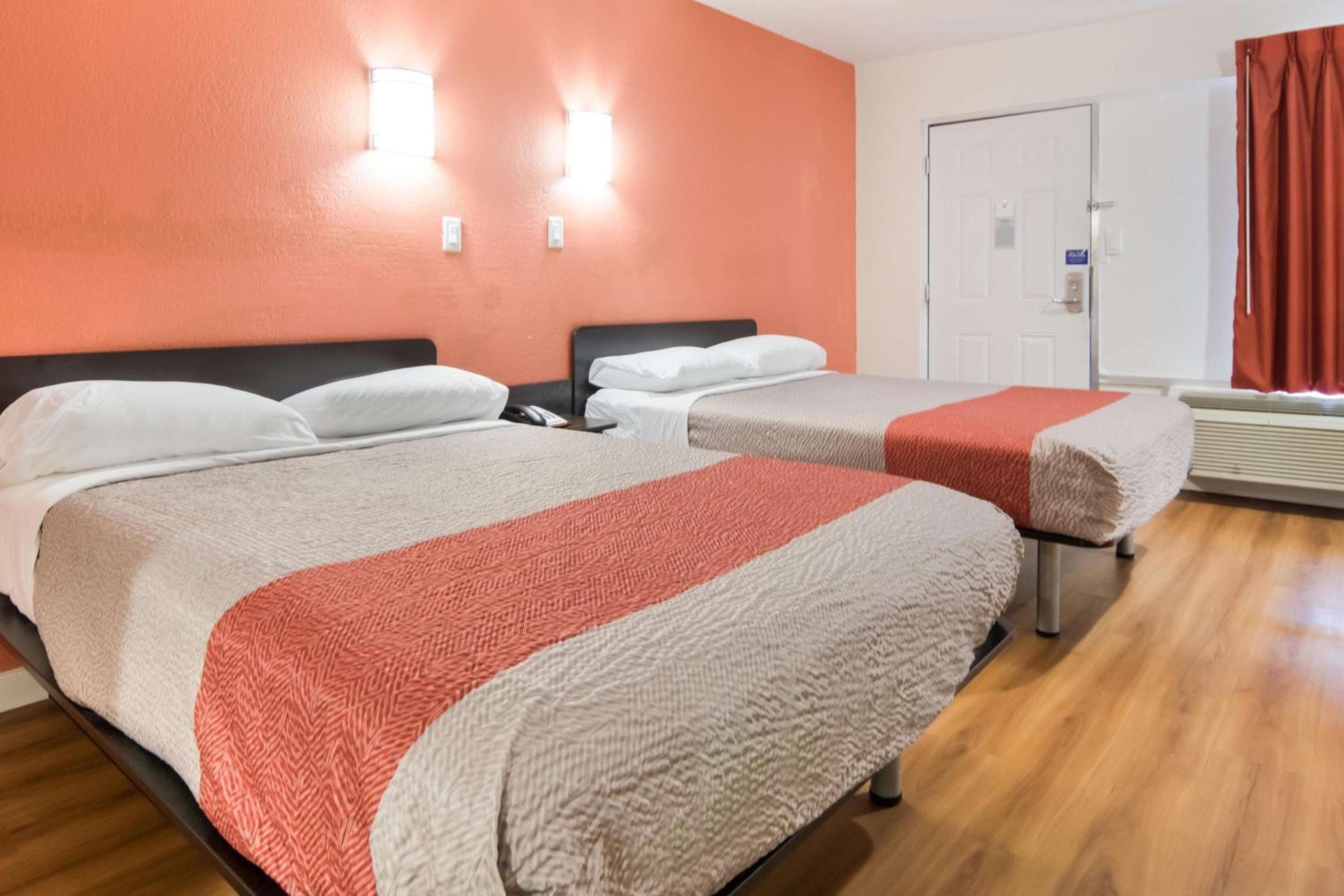 Motel 6-Fort Worth, TX - Seminary