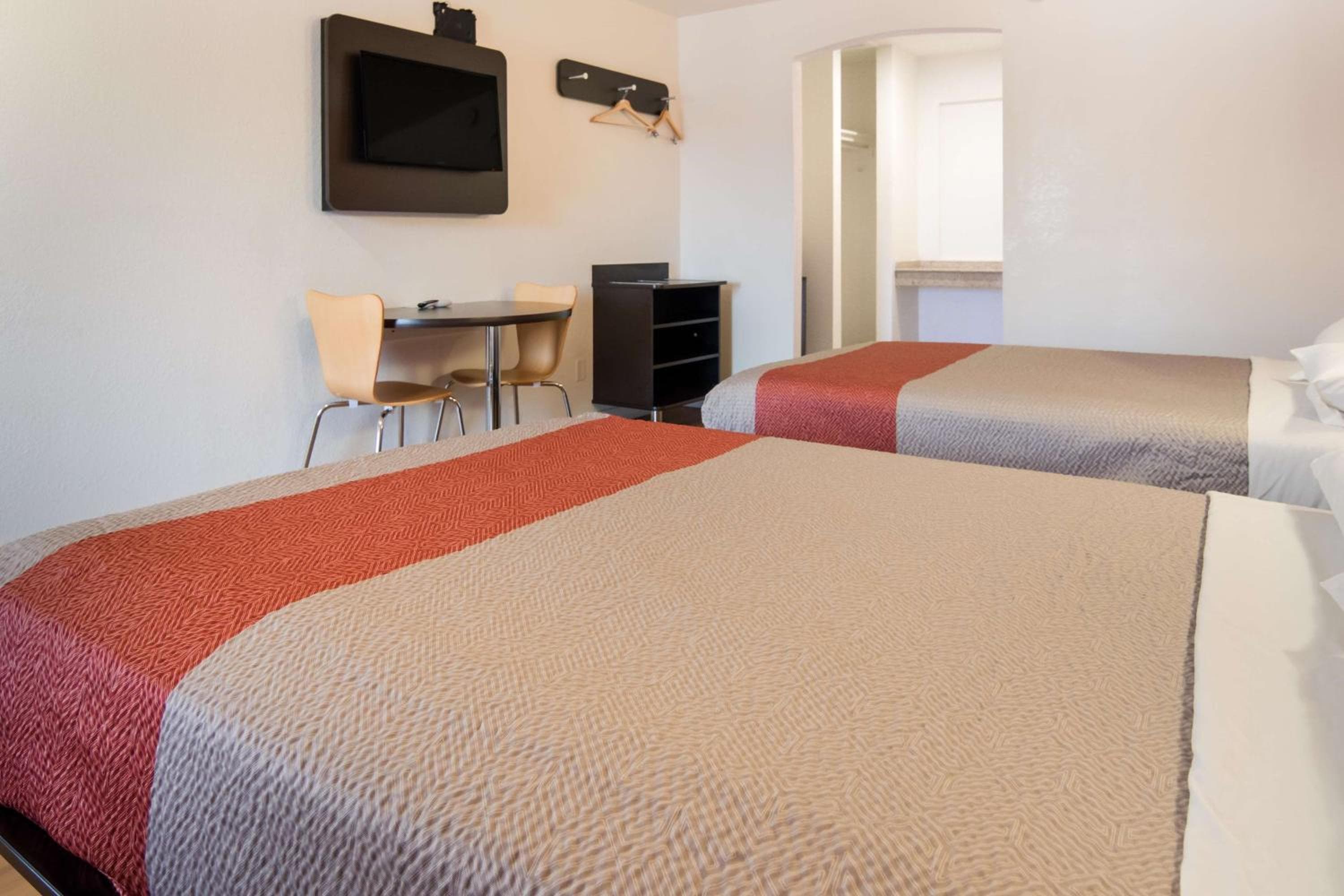 Motel 6-Fort Worth, TX - Seminary
