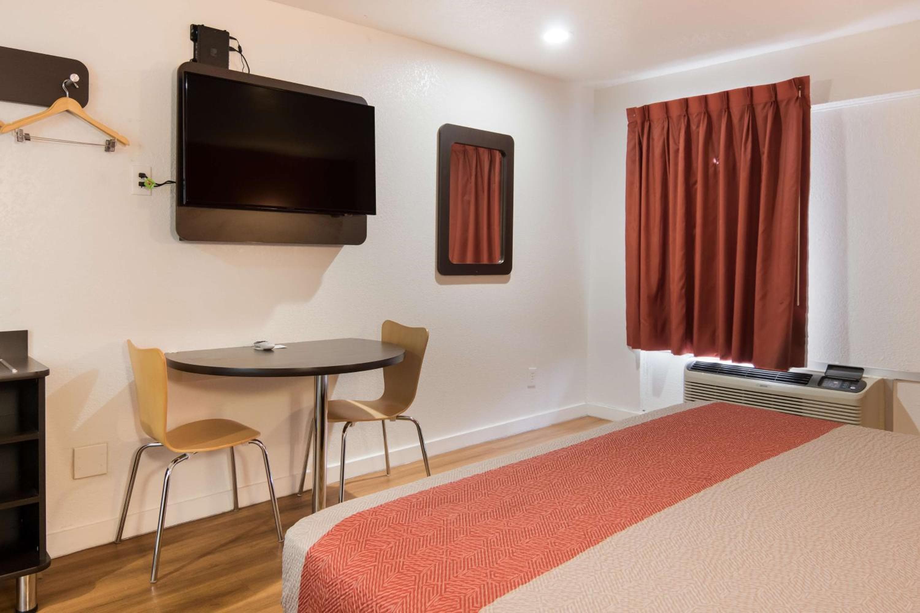 Motel 6-Fort Worth, TX - Seminary