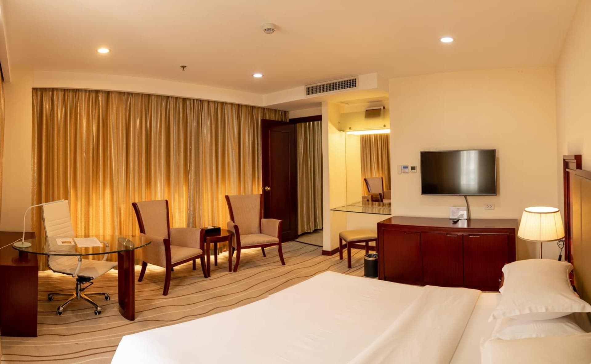 Swiss-Belhotel Blulane