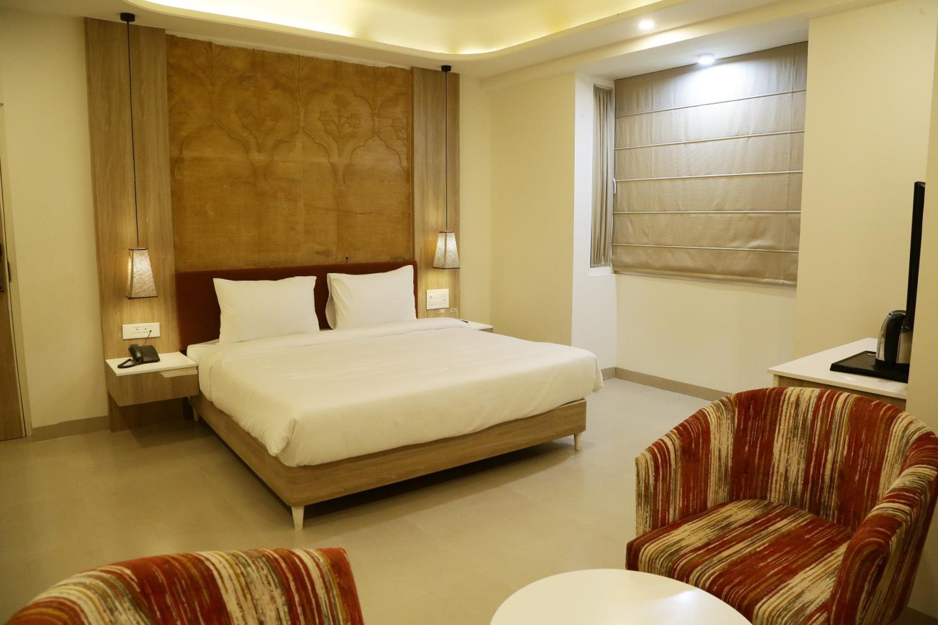 Hotel Ratangarh Palace