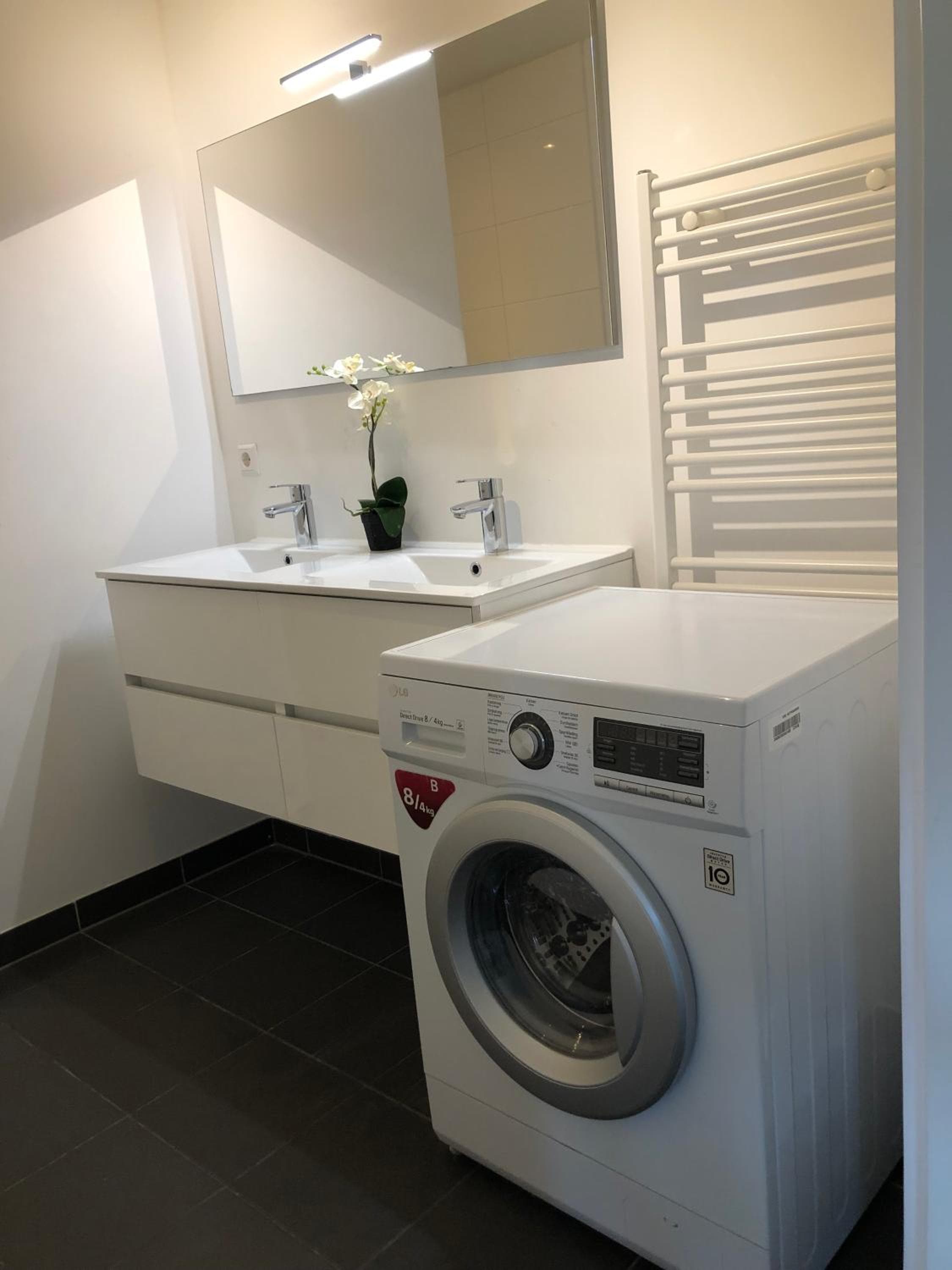 White Moon Apartment