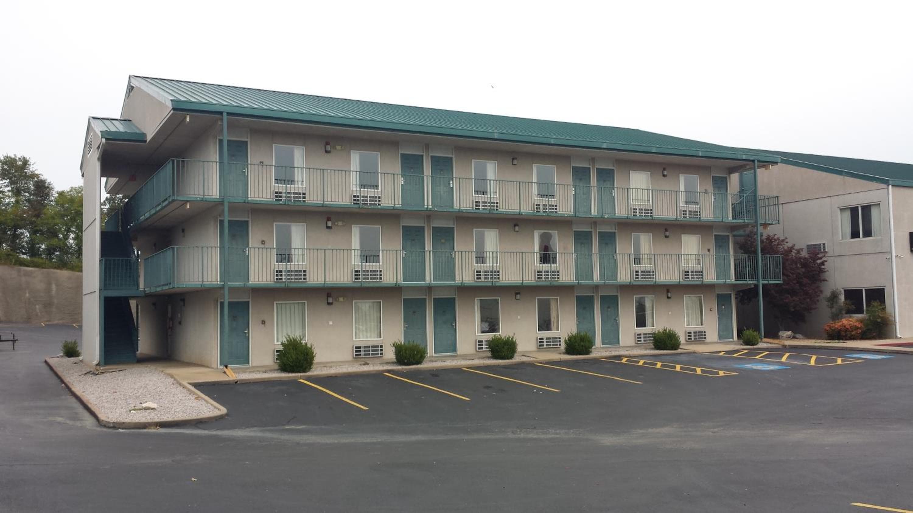 Days Inn by Wyndham Harrison