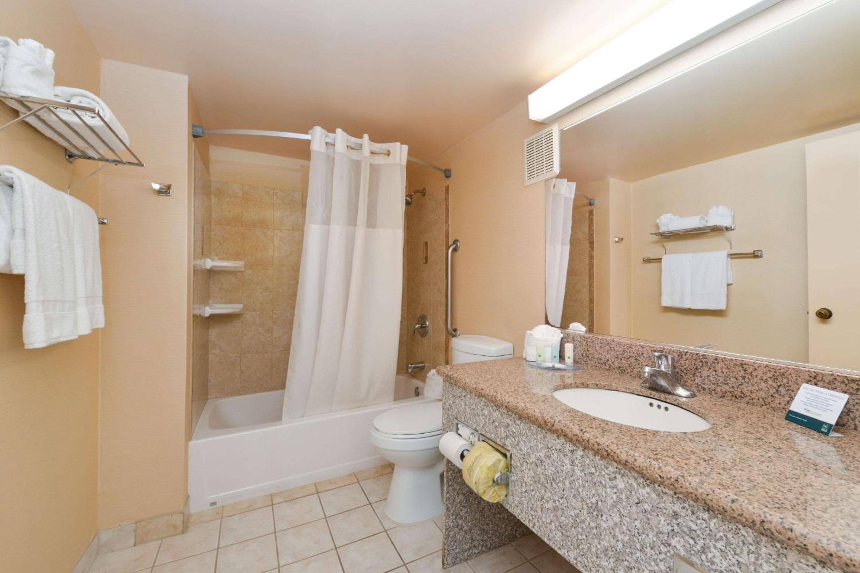 Quality Inn & Suites Walnut - City of Industry