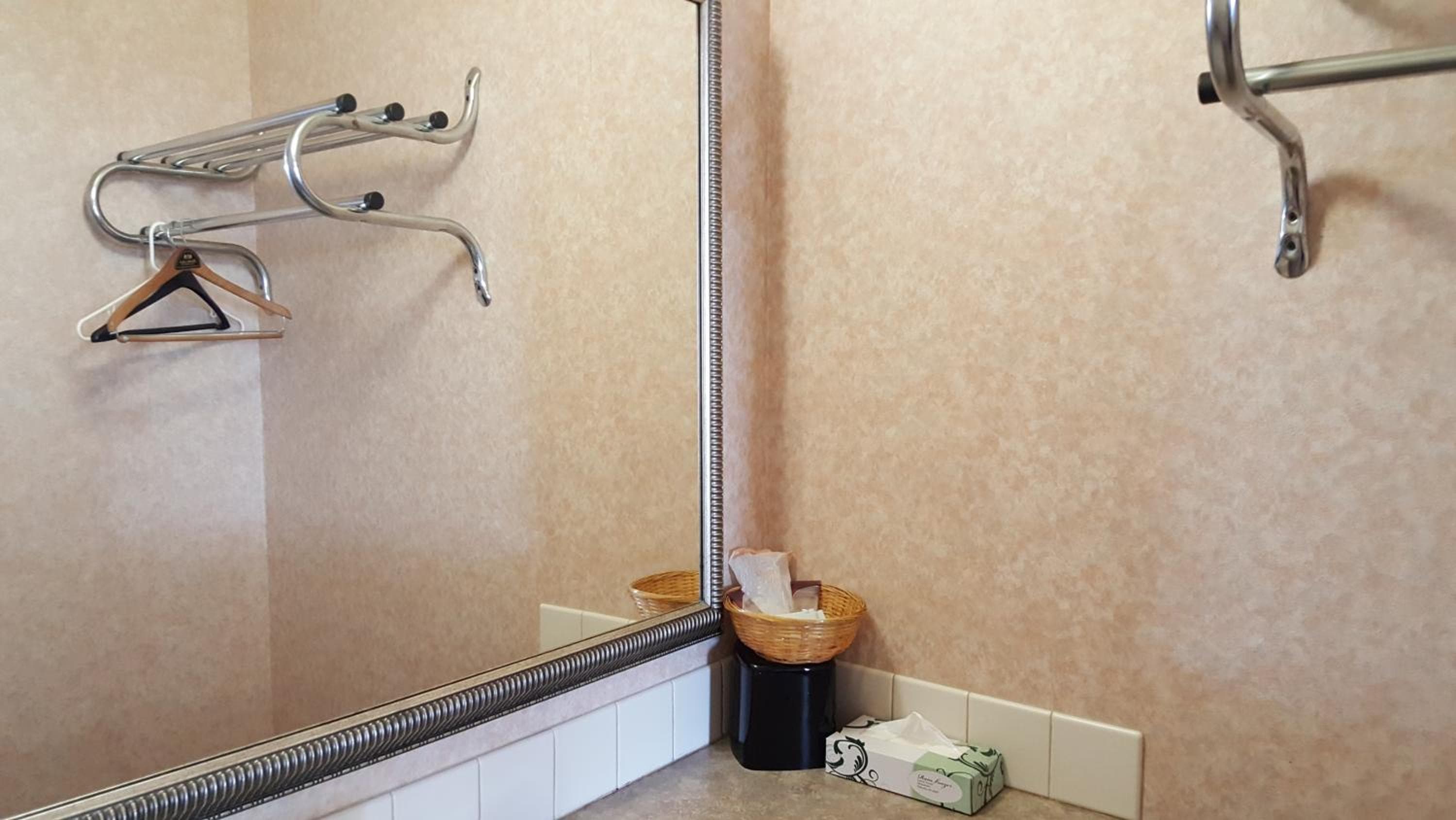 Atrium Inn & Suites