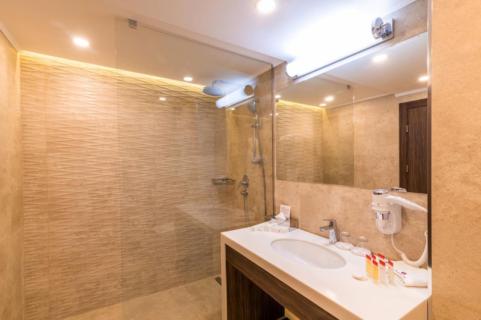 Ramada Hotel & Suites by Wyndham Yerevan