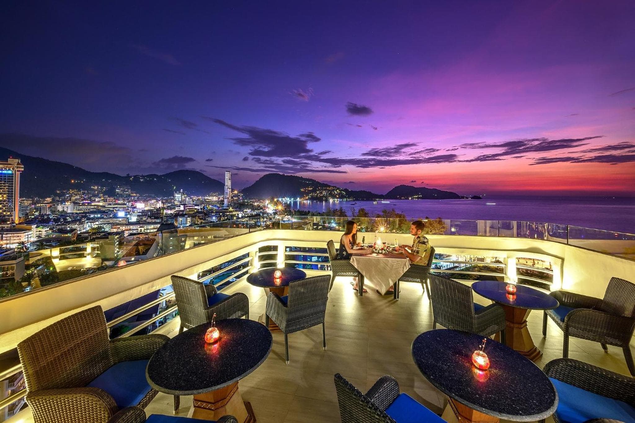 Andaman Beach Suites Hotel, Patong Phuket
