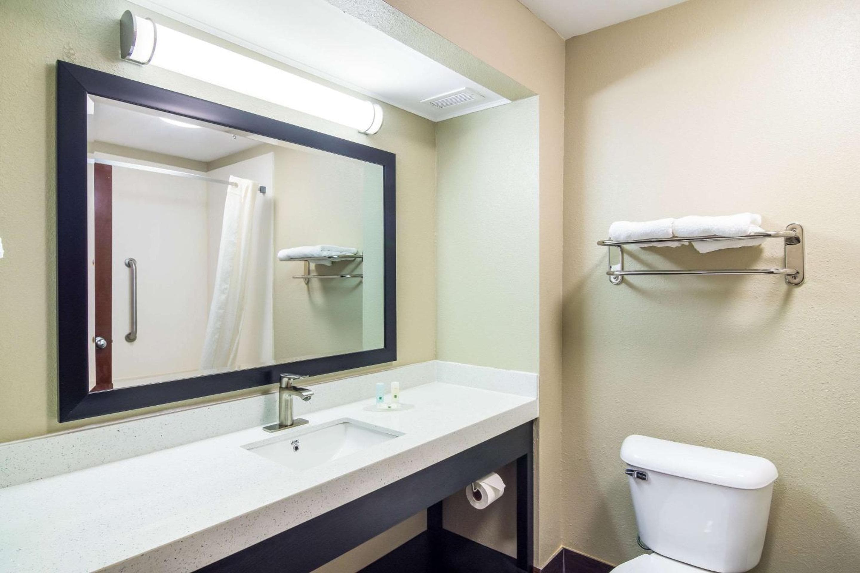 Quality Inn & Suites Canton, GA