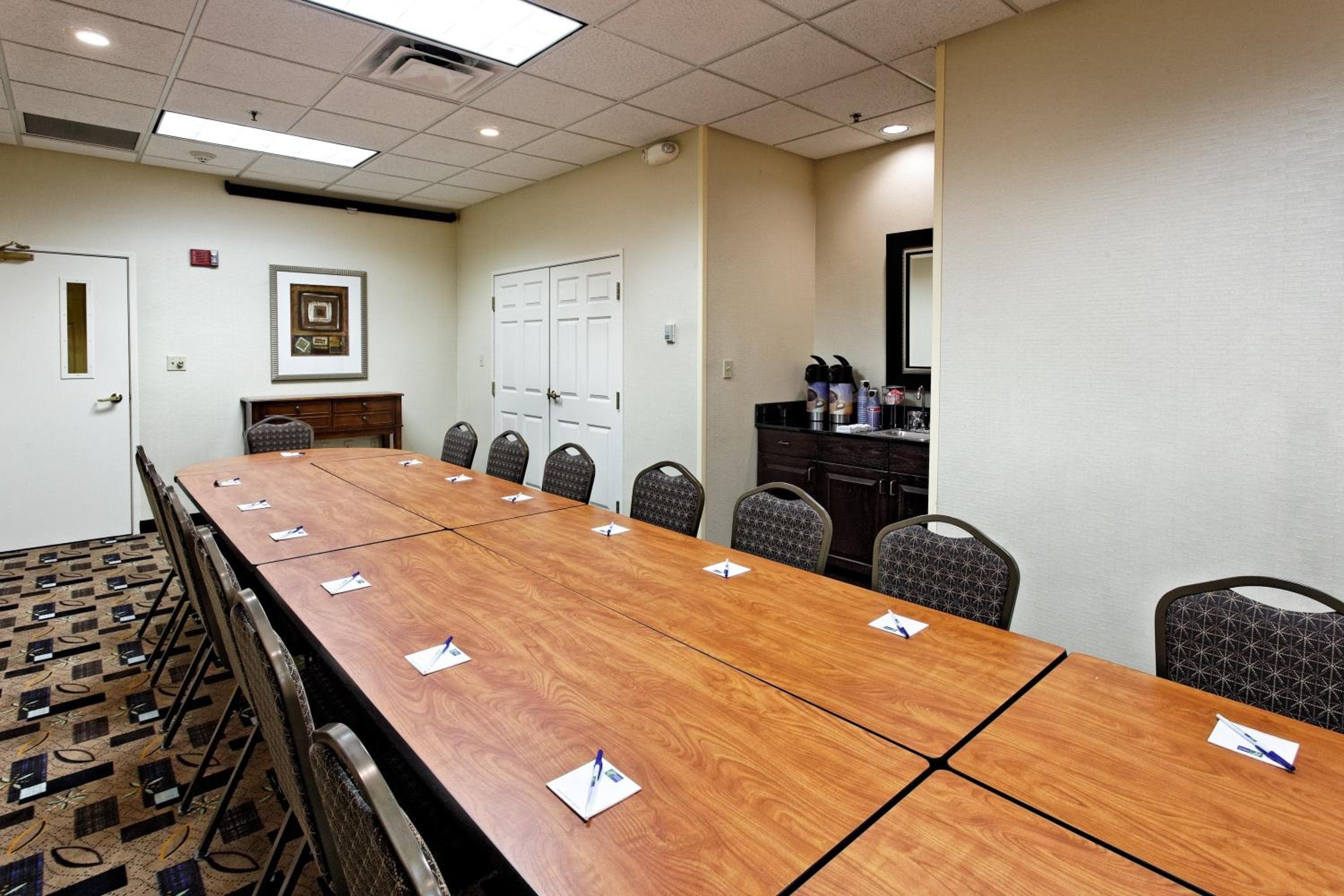 Garner Hotel Evansville East by IHG