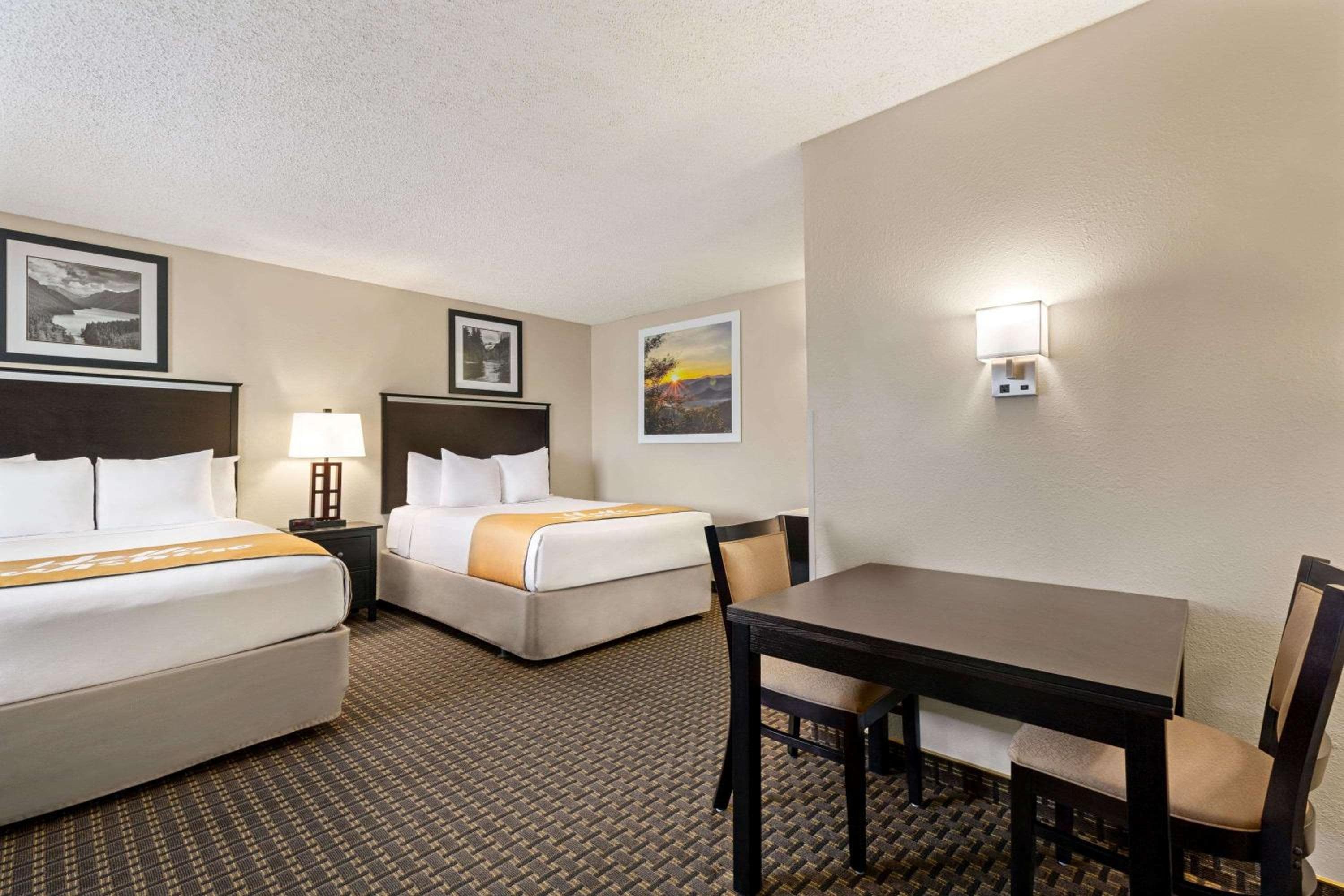 Days Inn by Wyndham Cortez