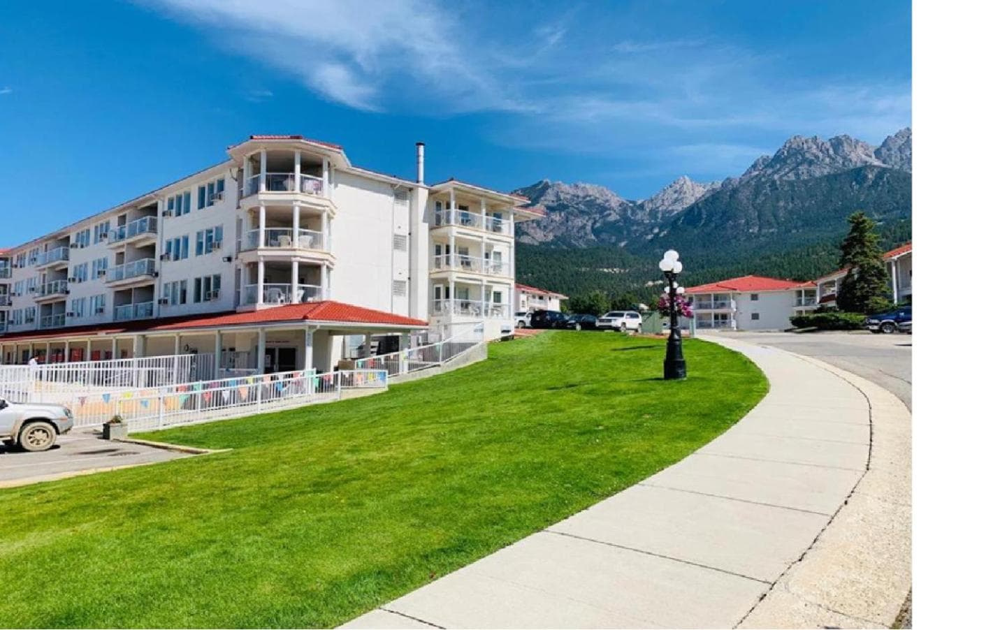 Mountain View Suites & Residency at Fairmont Hot Springs