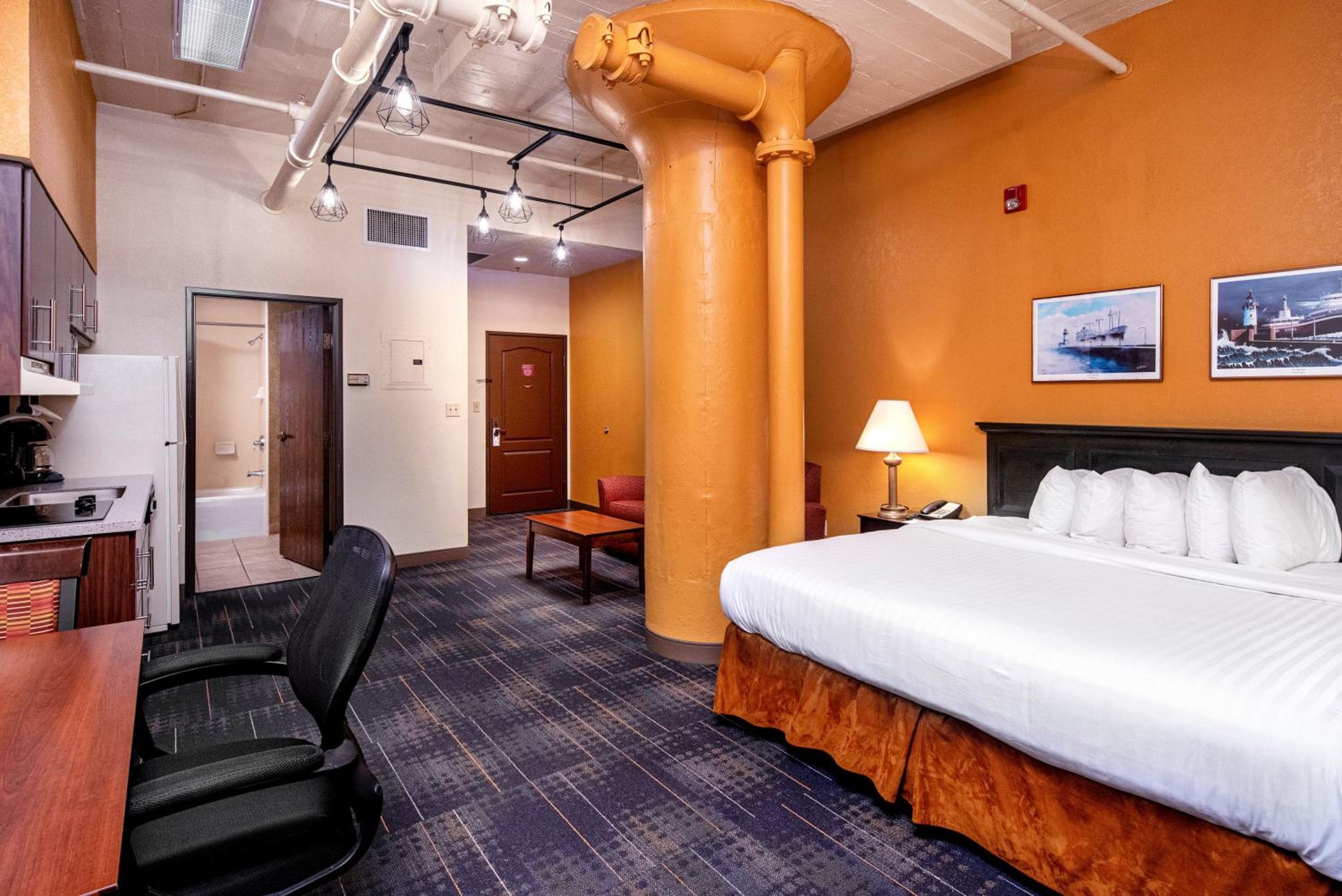 The Suites Hotel at Waterfront Plaza
