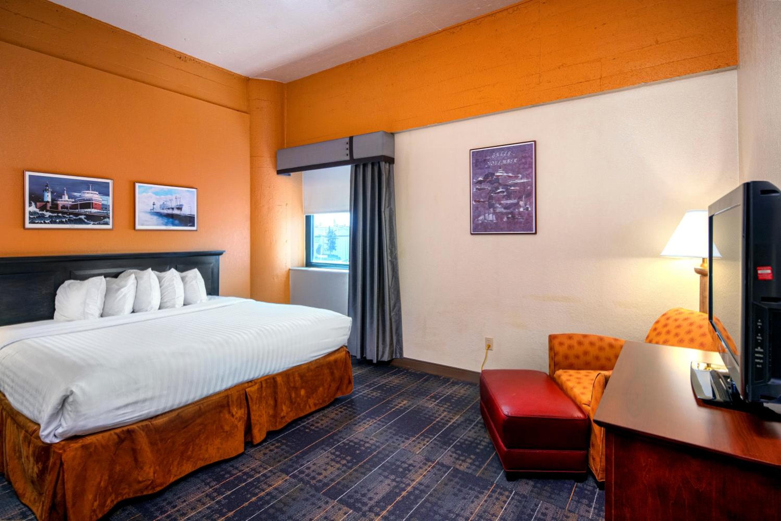 The Suites Hotel at Waterfront Plaza
