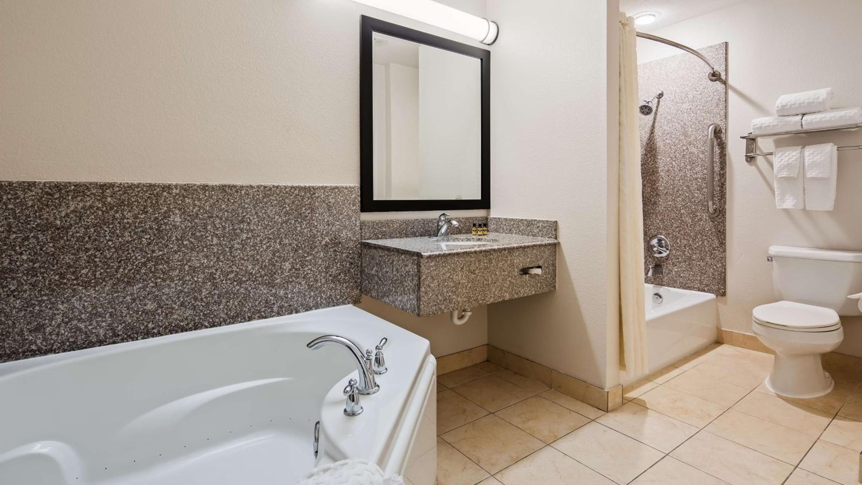 Best Western Plus Kansas City Airport - KCI East