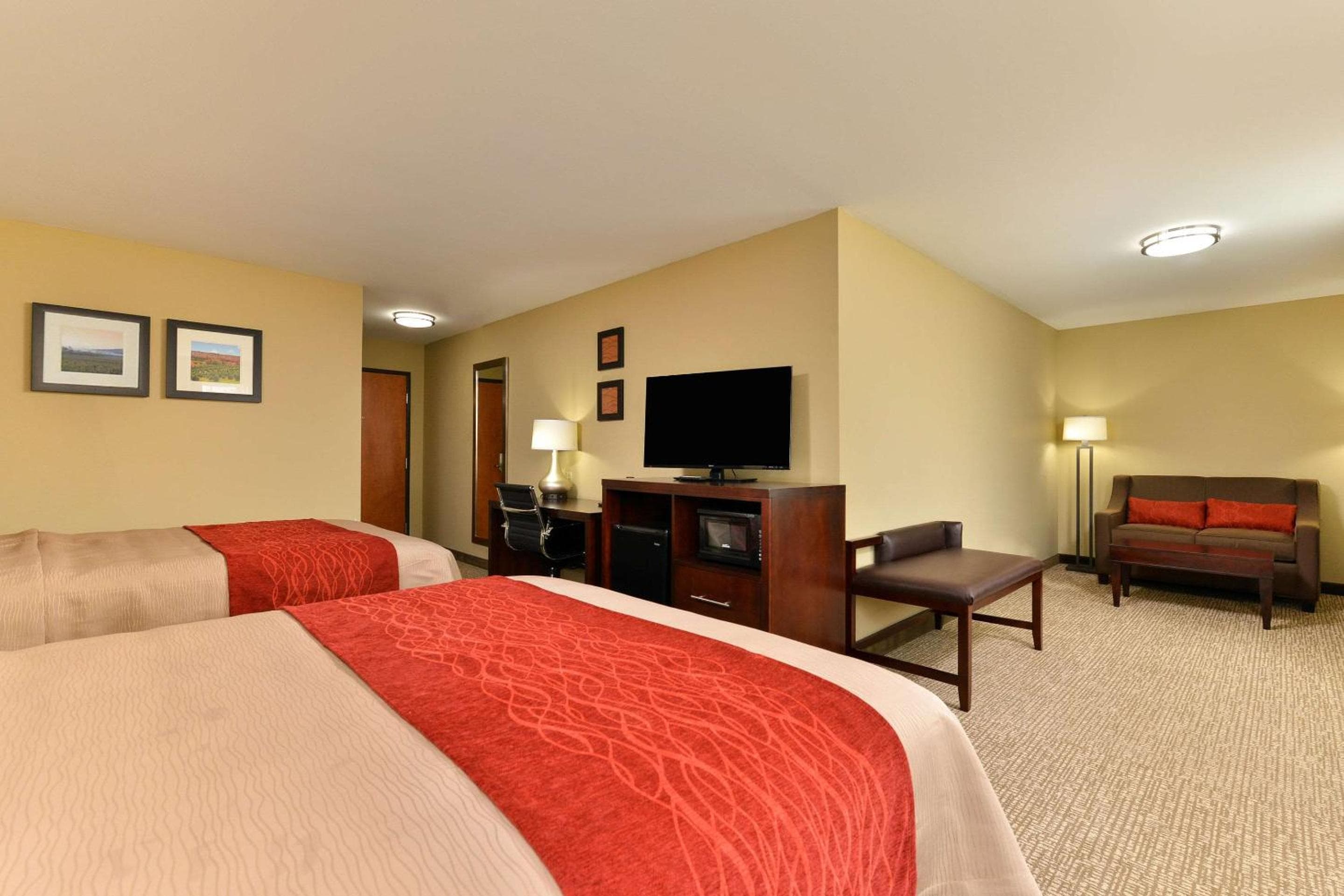 Days Inn & Suites by Wyndham Manheim Lebanon