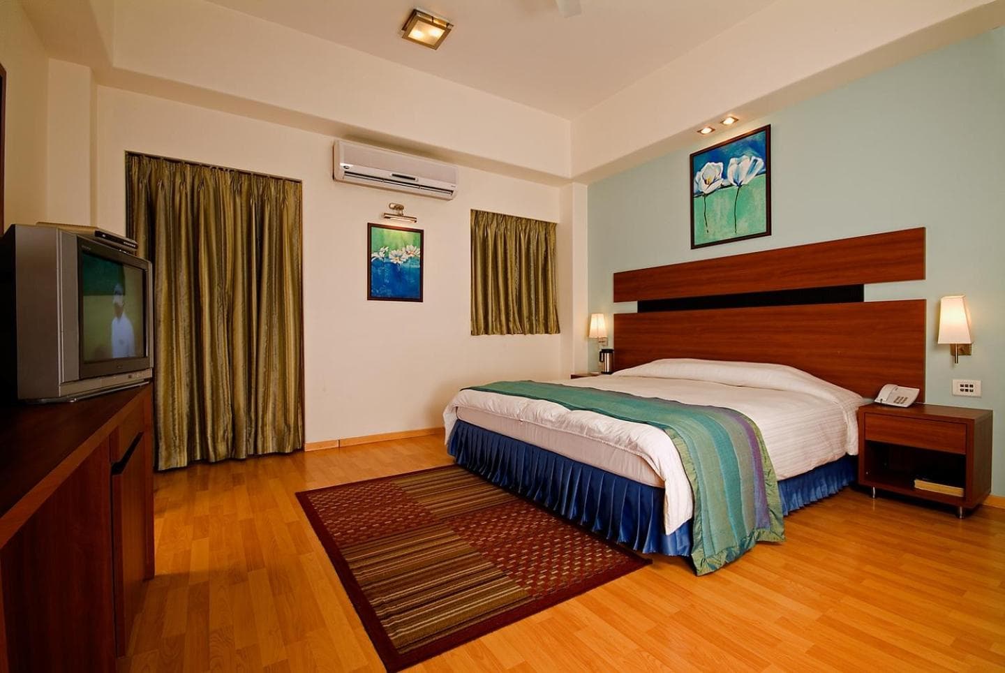 Chateau Windsor Hotel - Marine Drive
