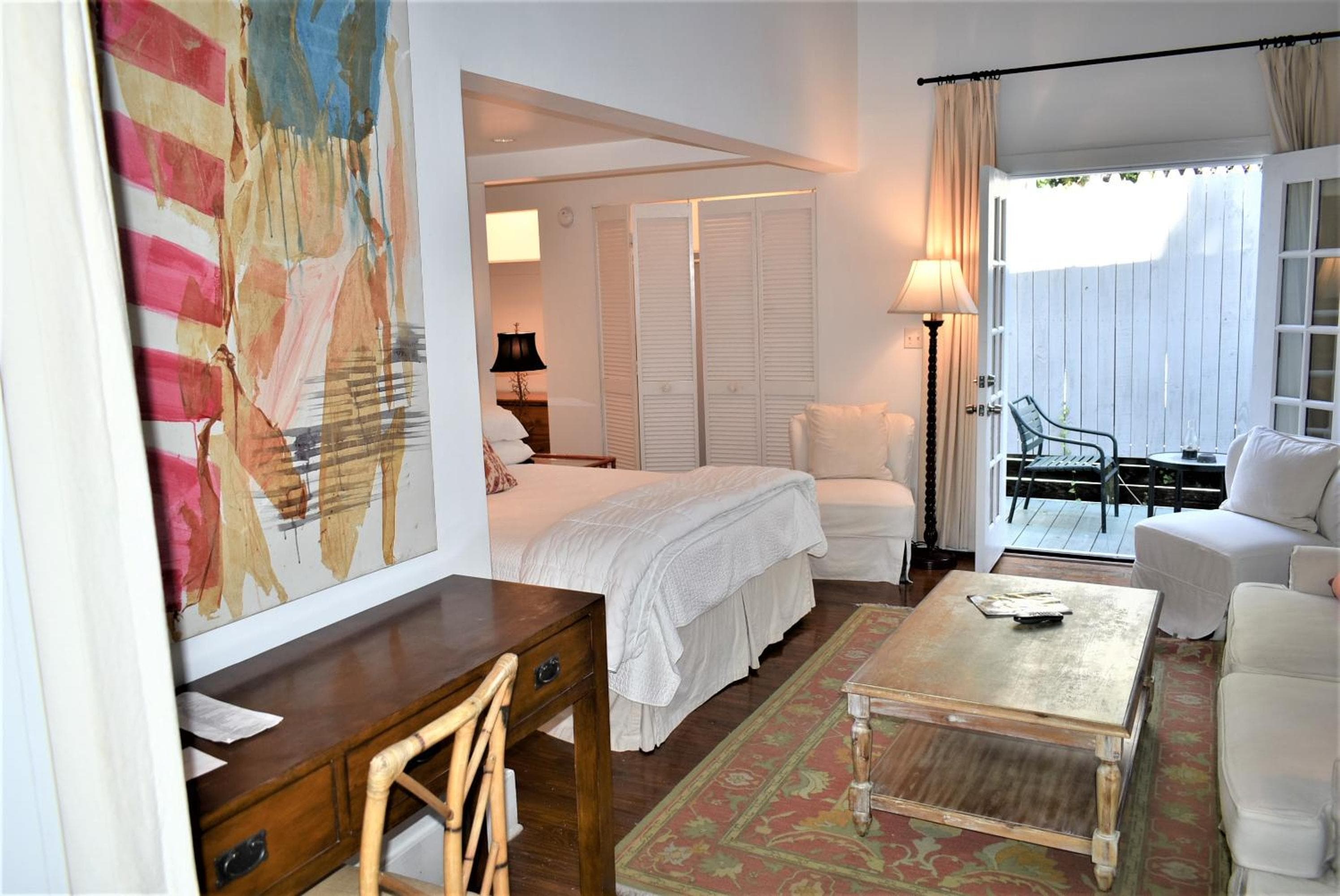 Simonton Court Historic Inn & Cottages