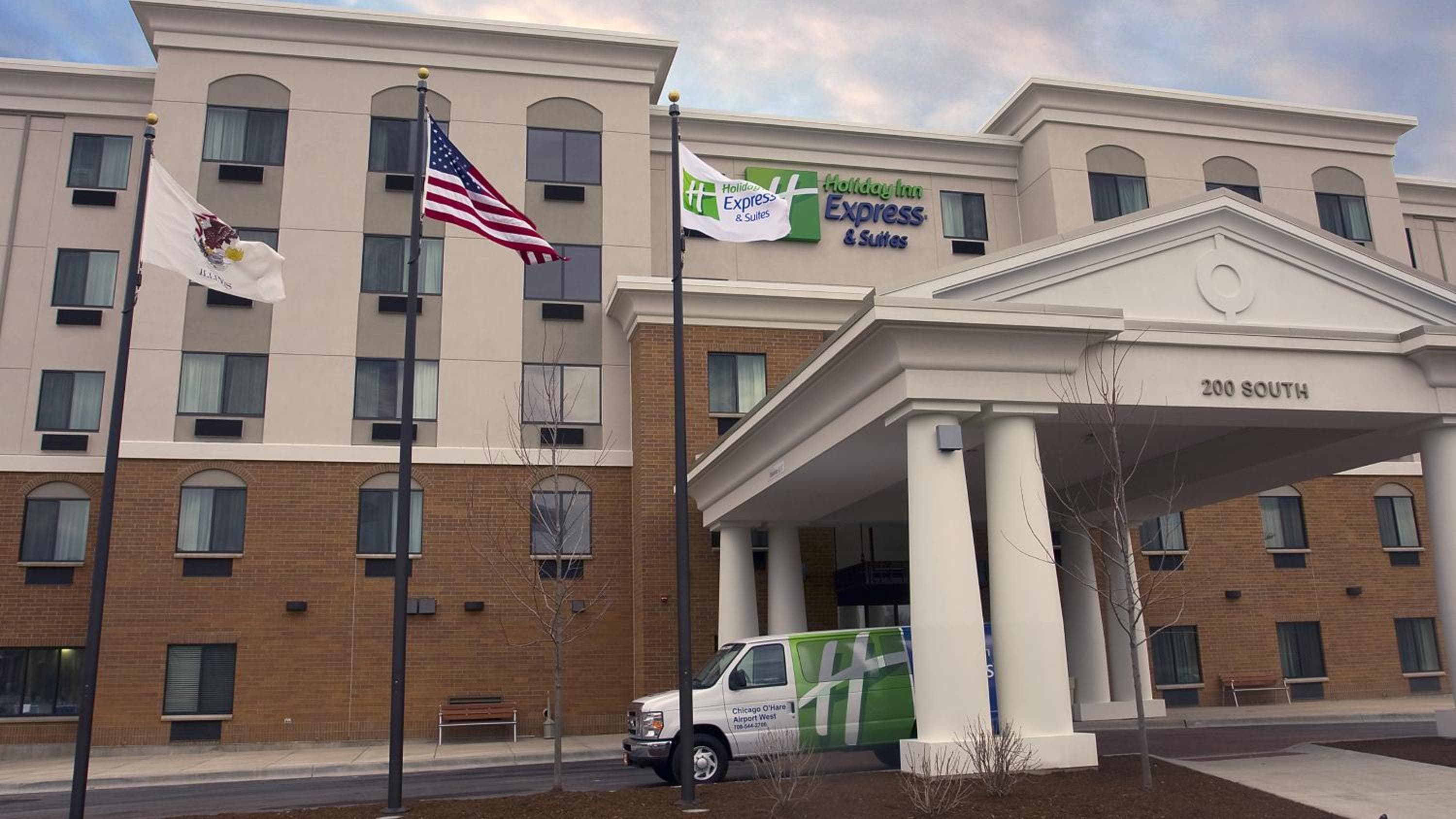 Holiday Inn Express & Suites Chicago West-O'Hare Arpt Area by IHG