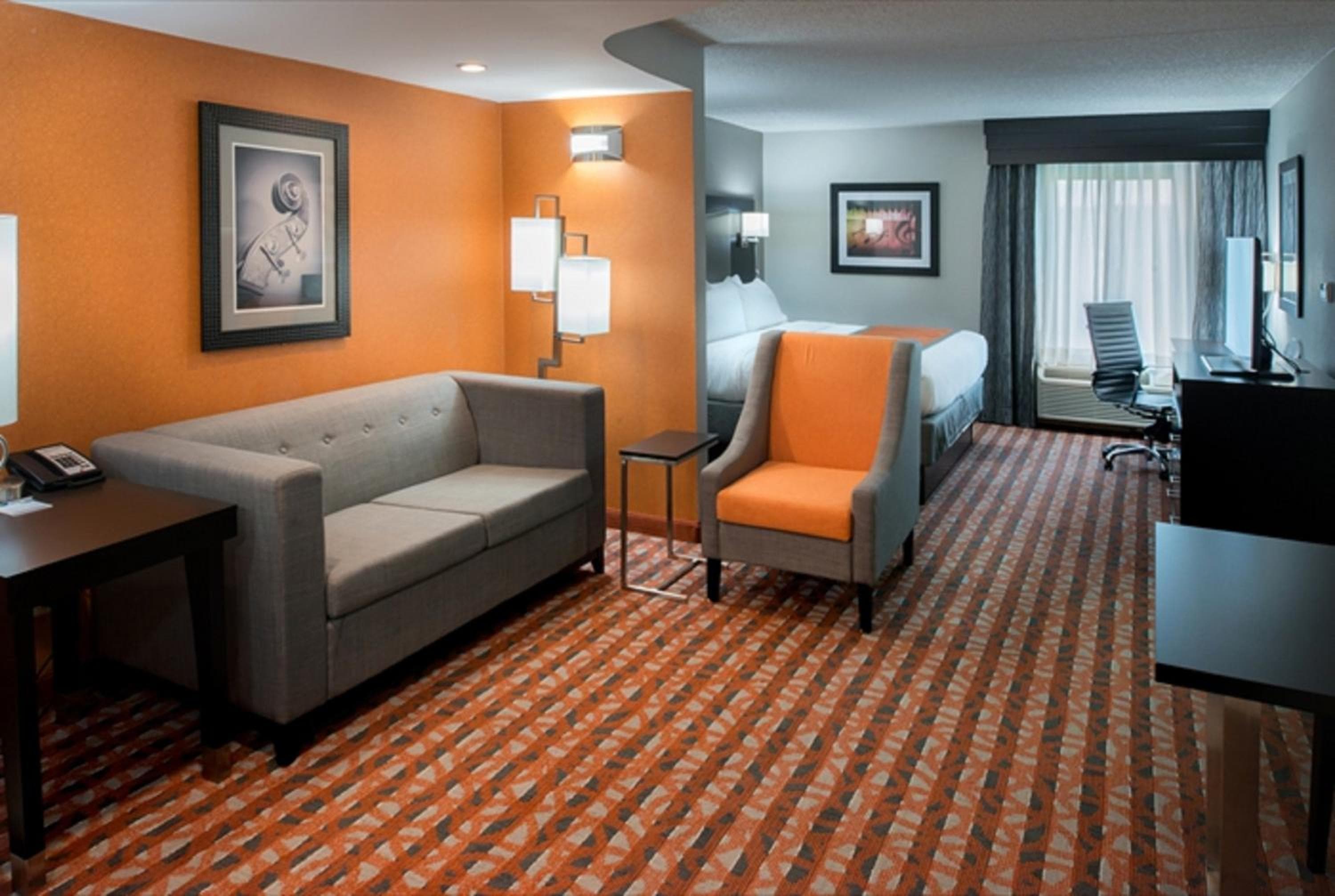 Holiday Inn Express & Suites Nashville Southeast - Antioch by IHG