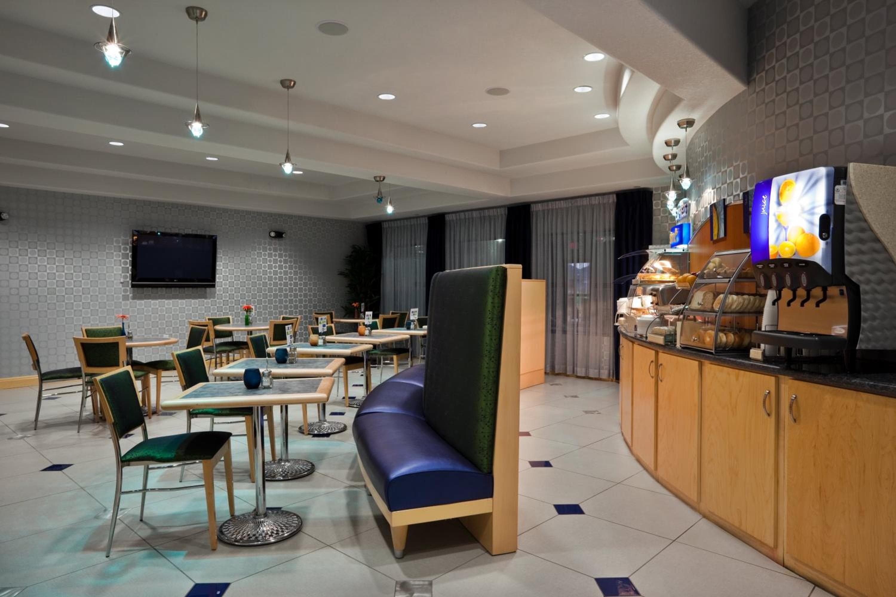 Holiday Inn Express Hotel & Suites Austin NE-Hutto by IHG